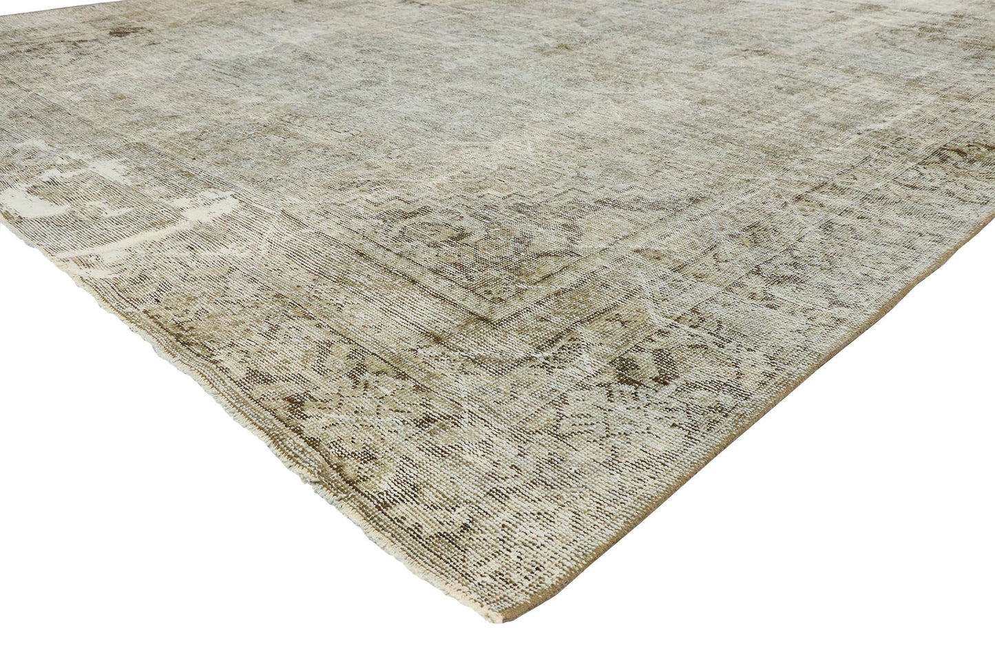 9 x 17 Distressed Vintage Turkish Rug 60670
