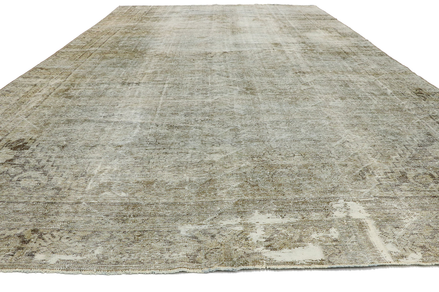 9 x 17 Distressed Vintage Turkish Rug 60670