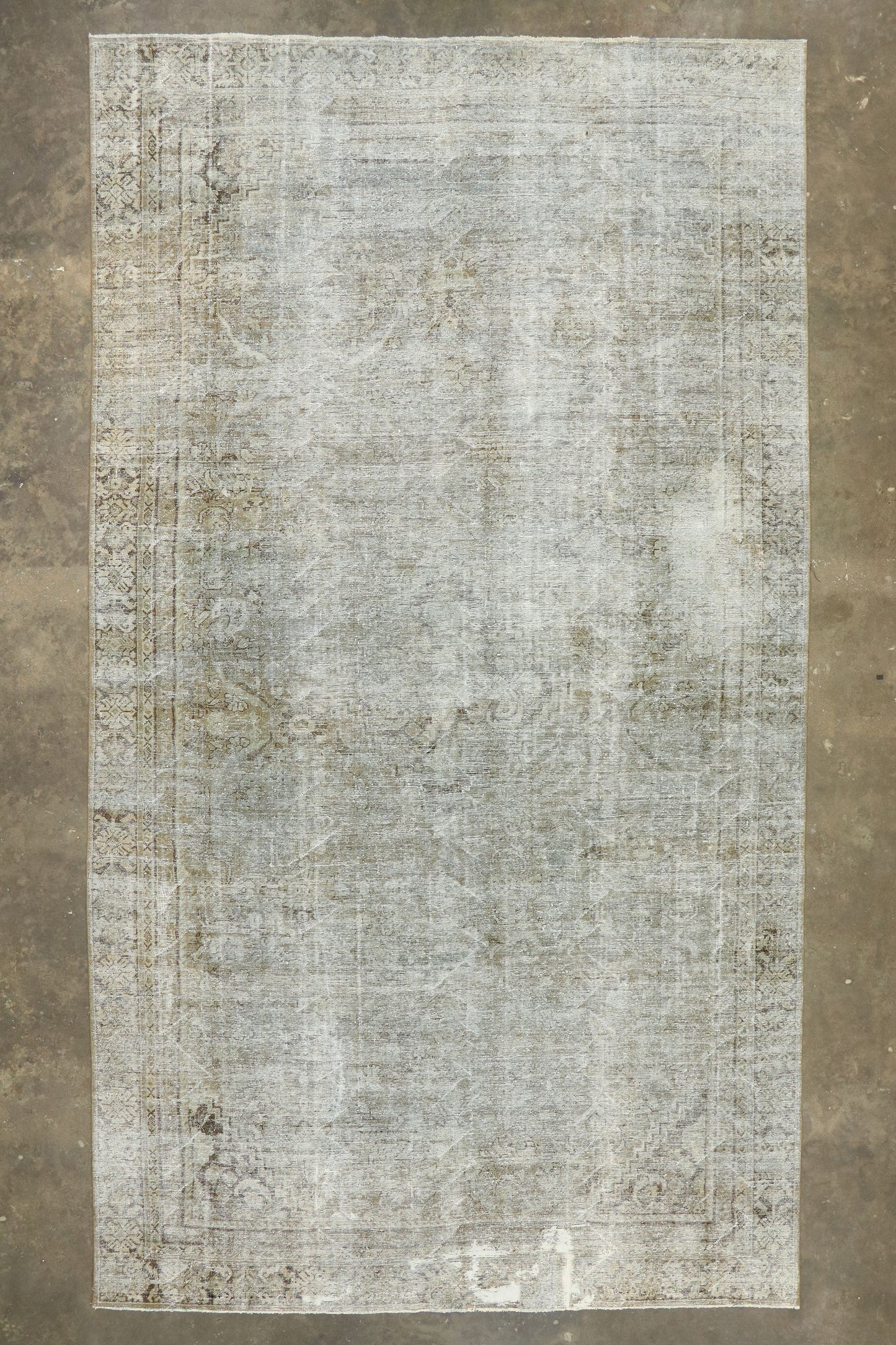 9 x 17 Distressed Vintage Turkish Rug 60670