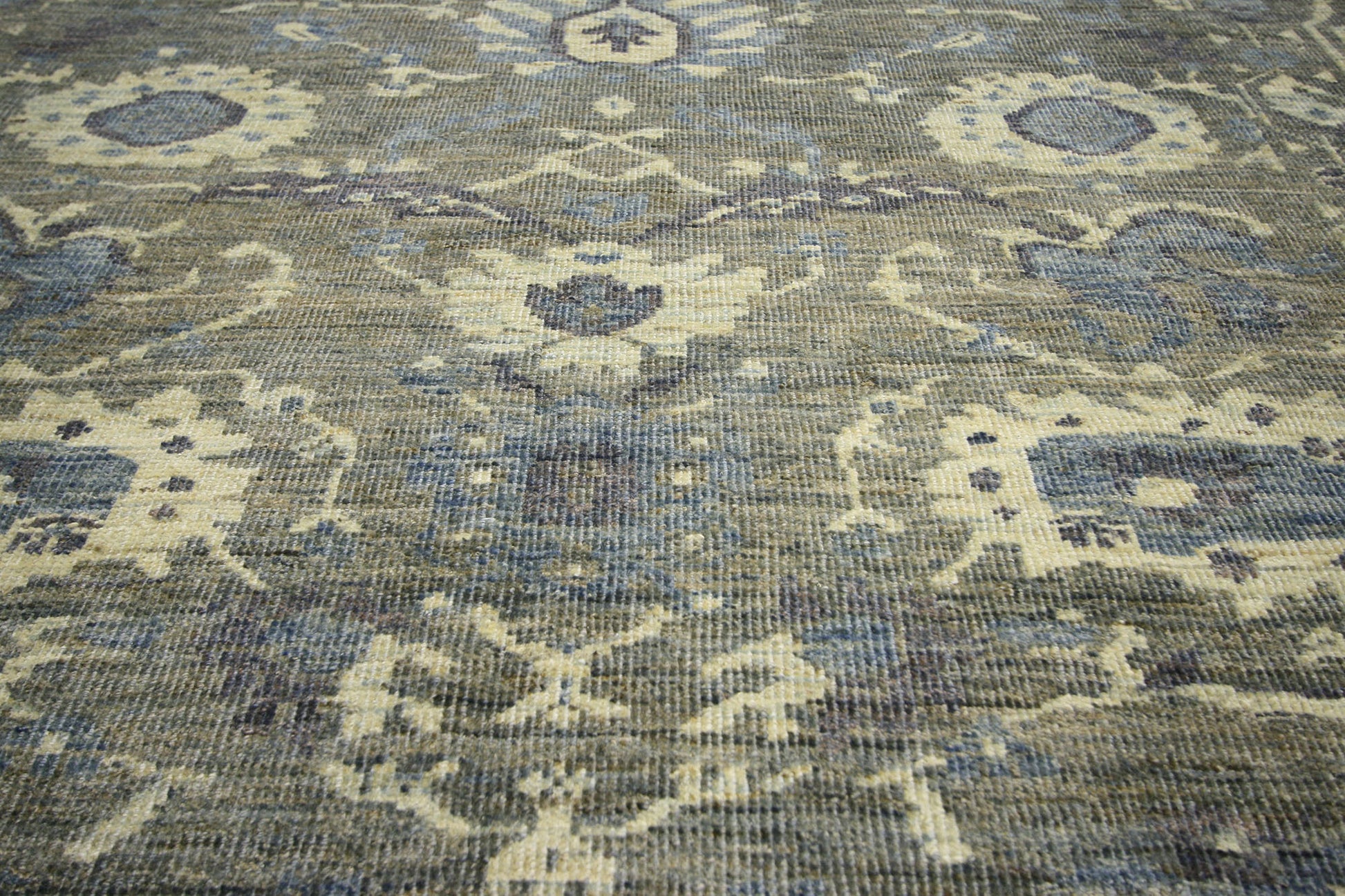 7 x 9 Persian Sultanabad Rug 60704