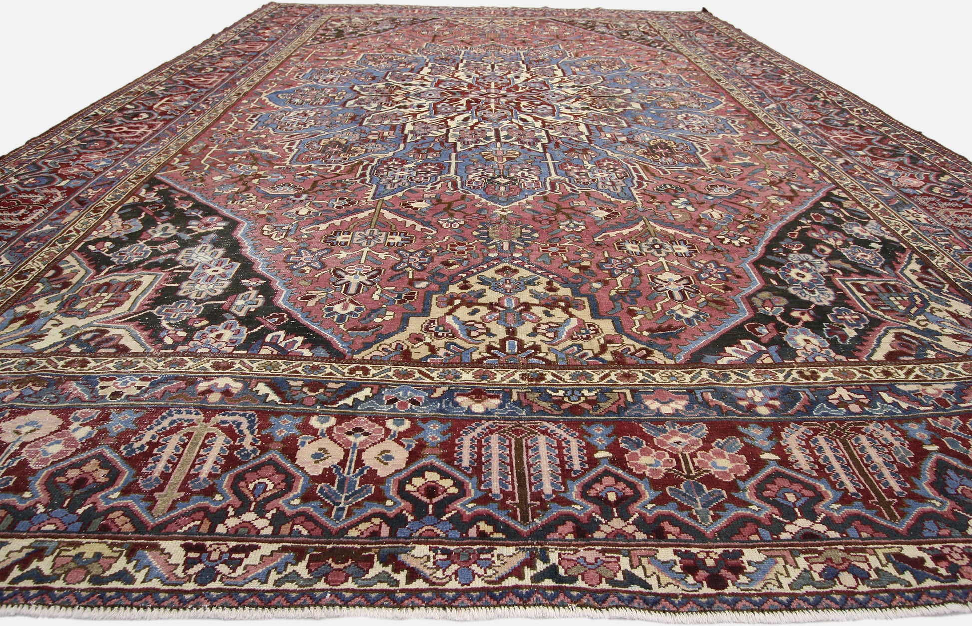 12 x 15 Antique Persian Bakhtiari Rug 60740