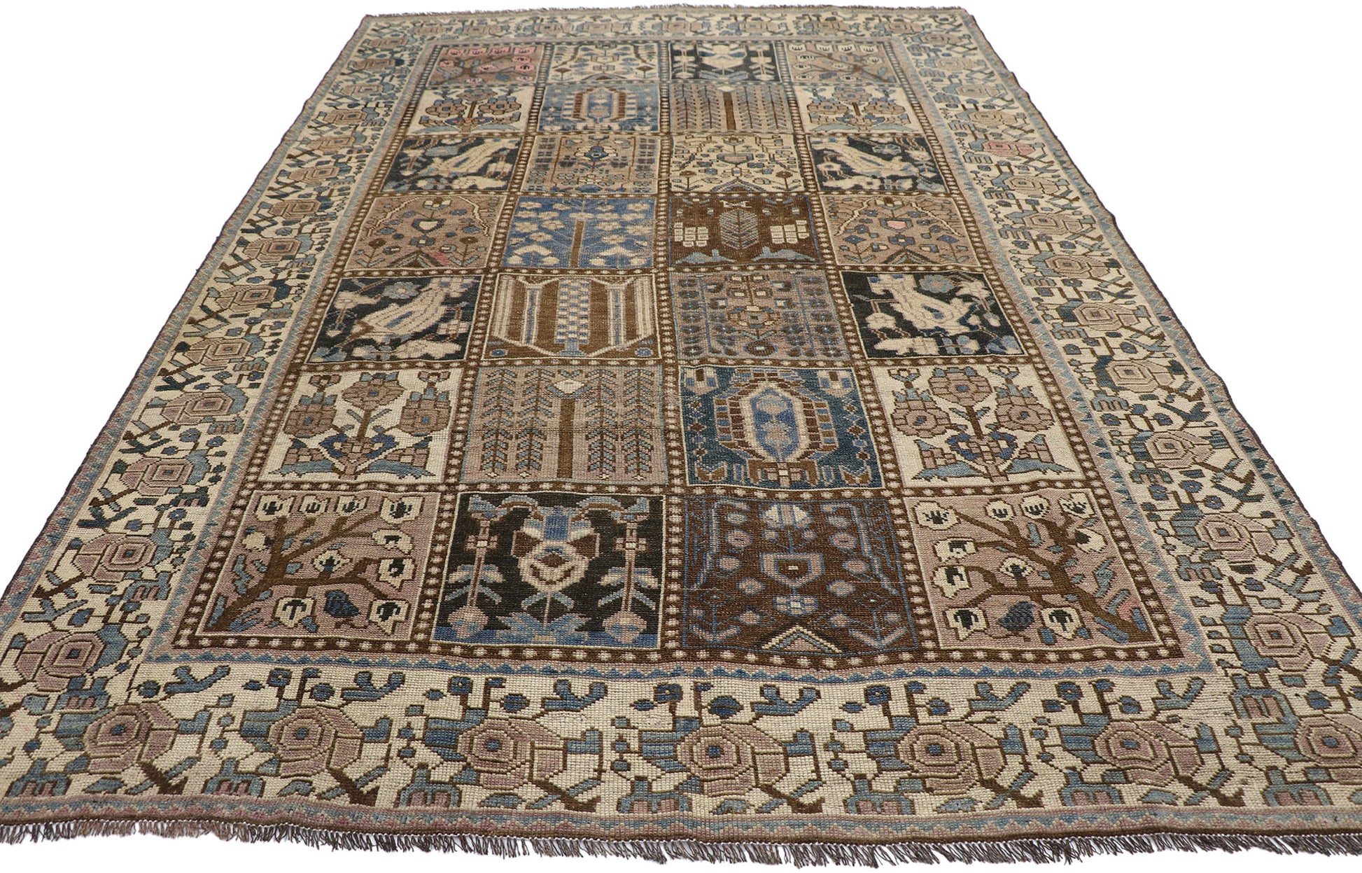 6 x 10 Antique Persian Bakhtiari Rug 60821