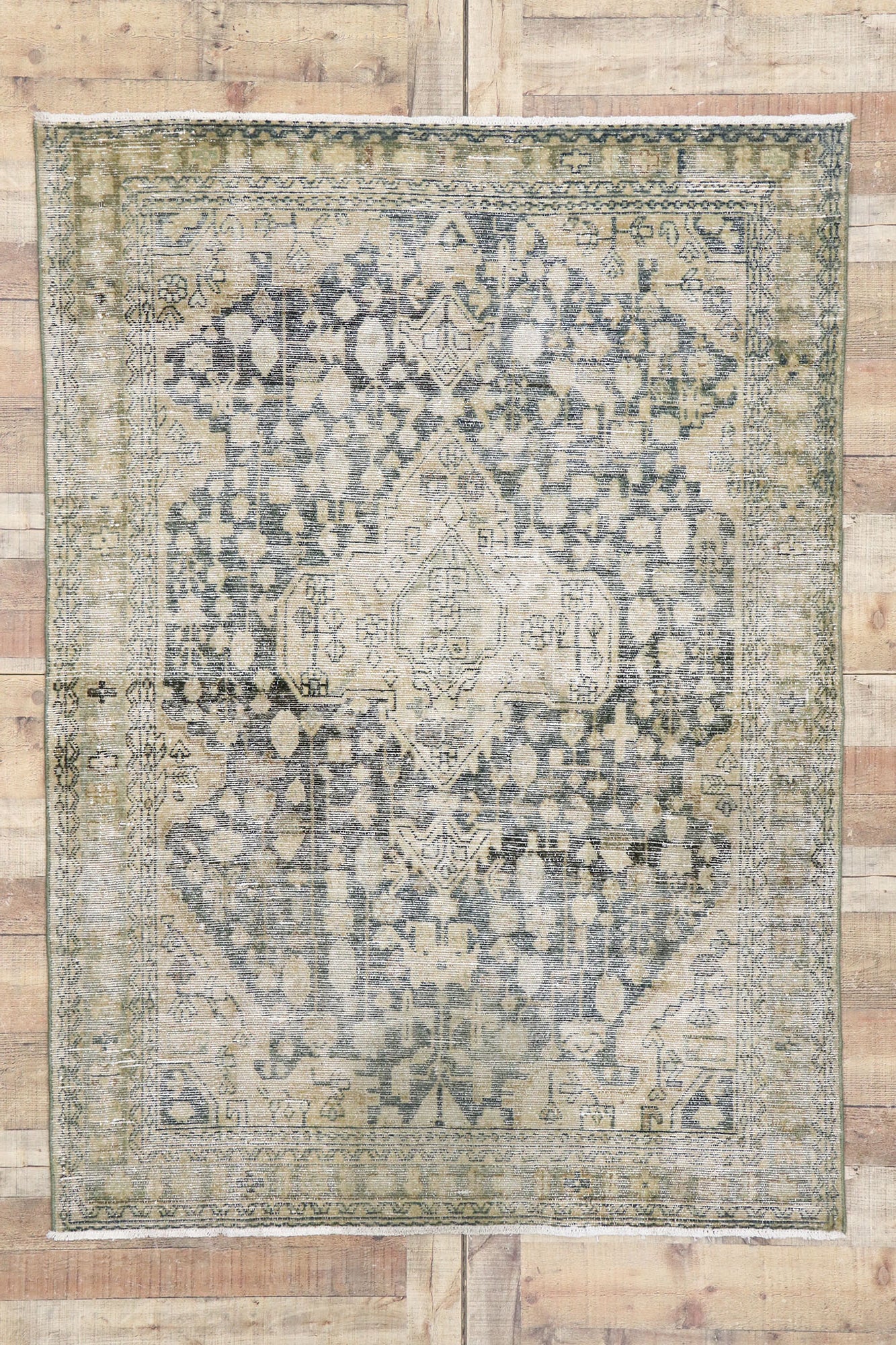 4 x 6 Antique Persian Mahal Rug 60838