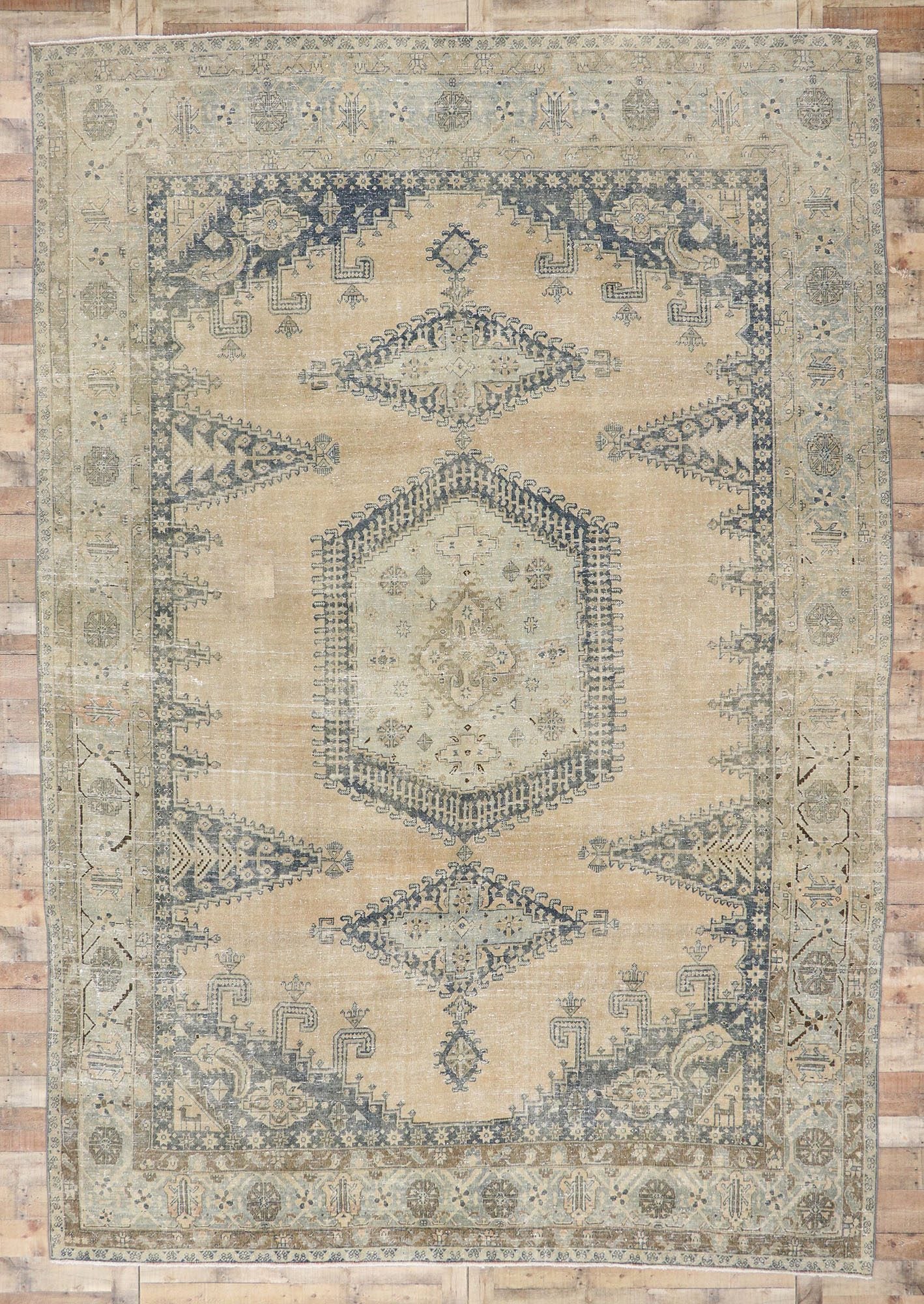 10 x 15 Antique Persian Viss Rug 60861