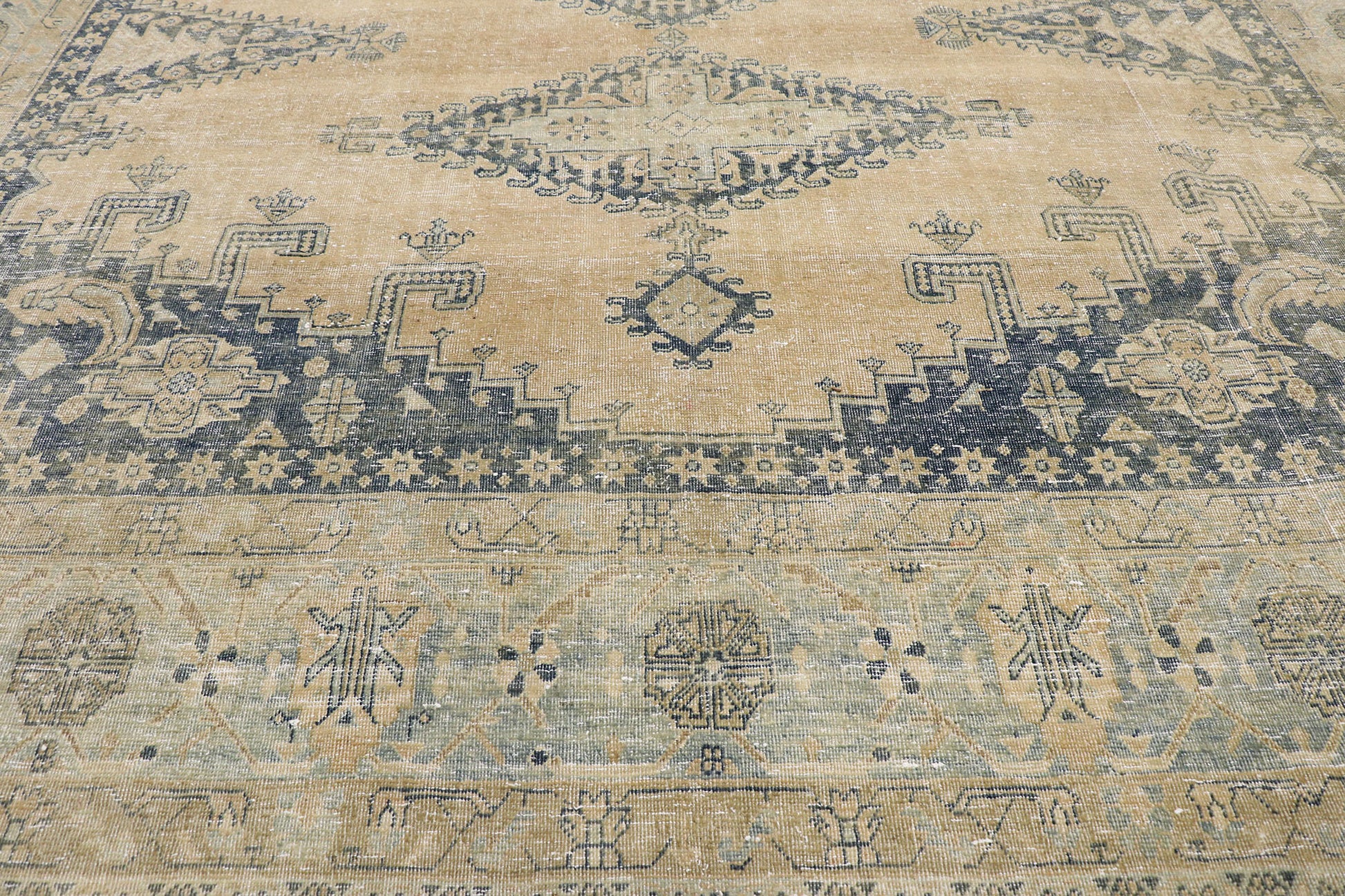 10 x 15 Antique Persian Viss Rug 60861