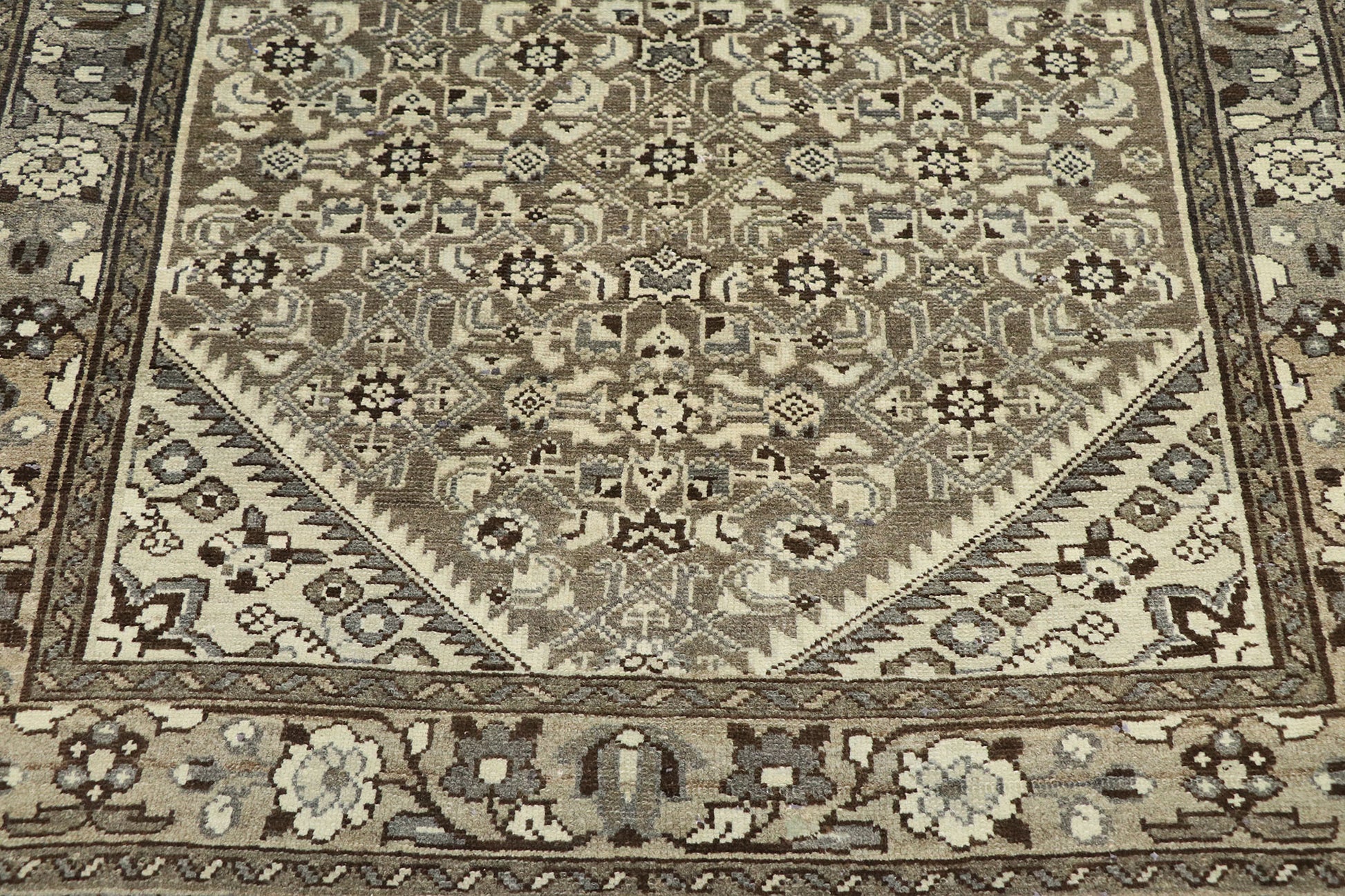 4 x 9 Antique Persian Mahal Runner 60878