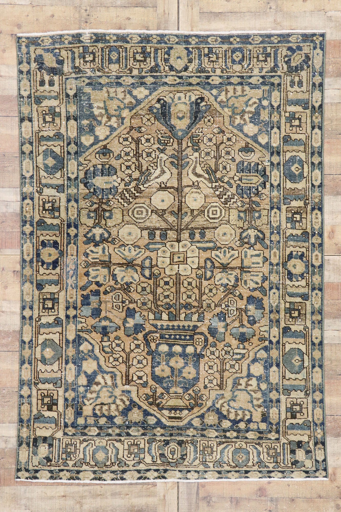 5 x 7 Vintage Persian Bakhtiari Rug 60888