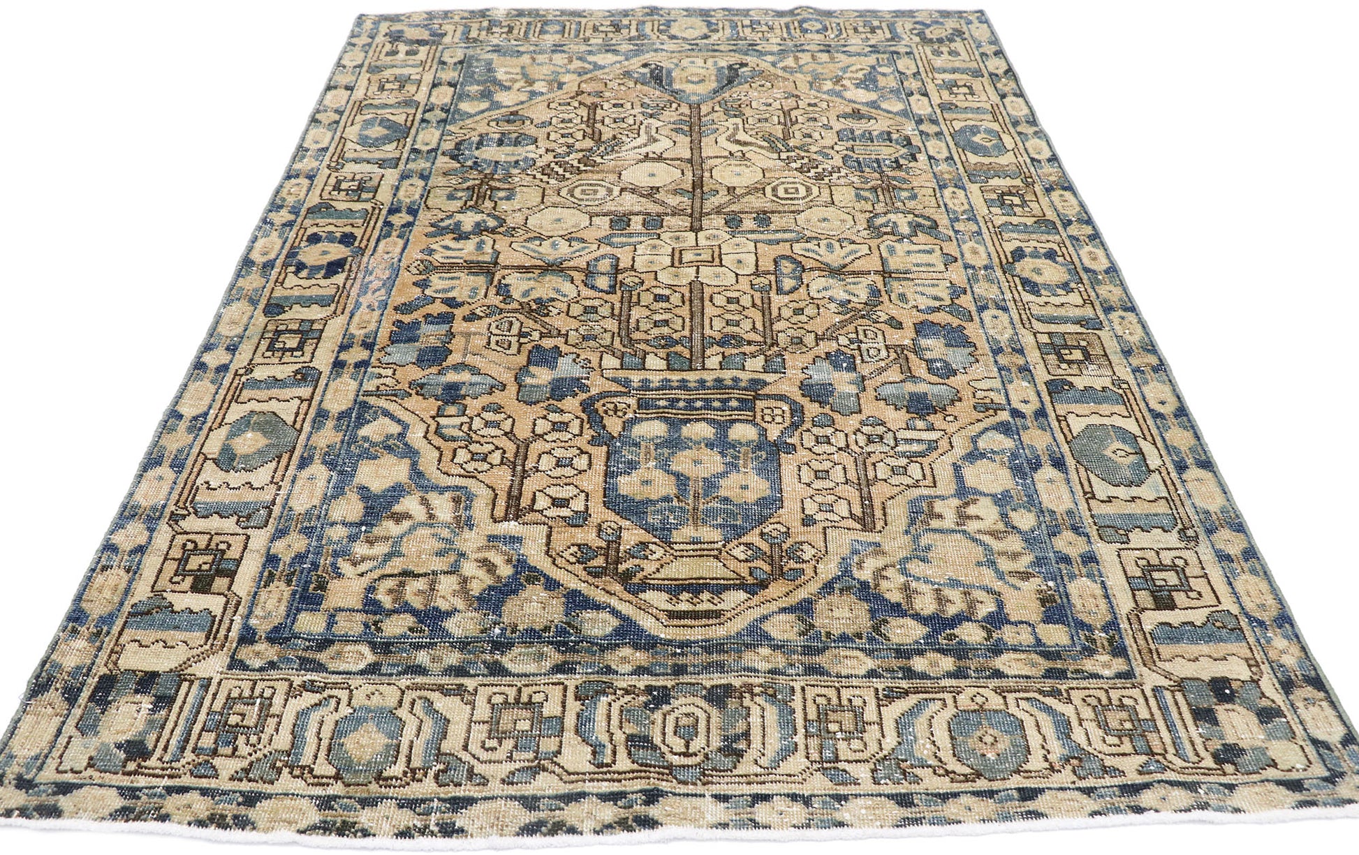 5 x 7 Vintage Persian Bakhtiari Rug 60888