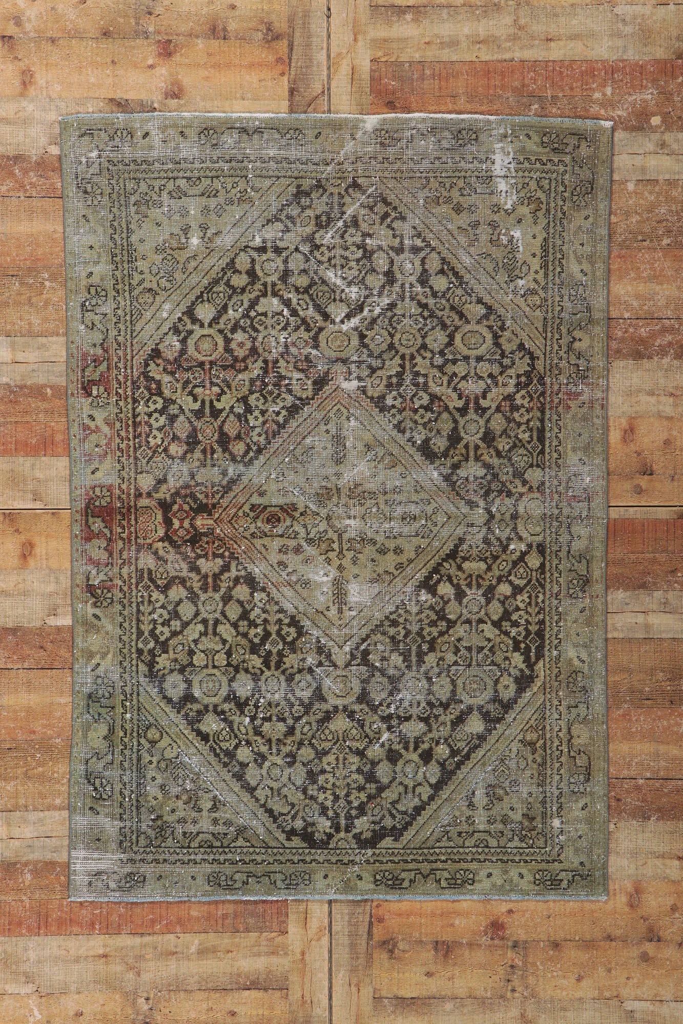 4 x 6 Distressed Antique Persian Mahal Rug 60977