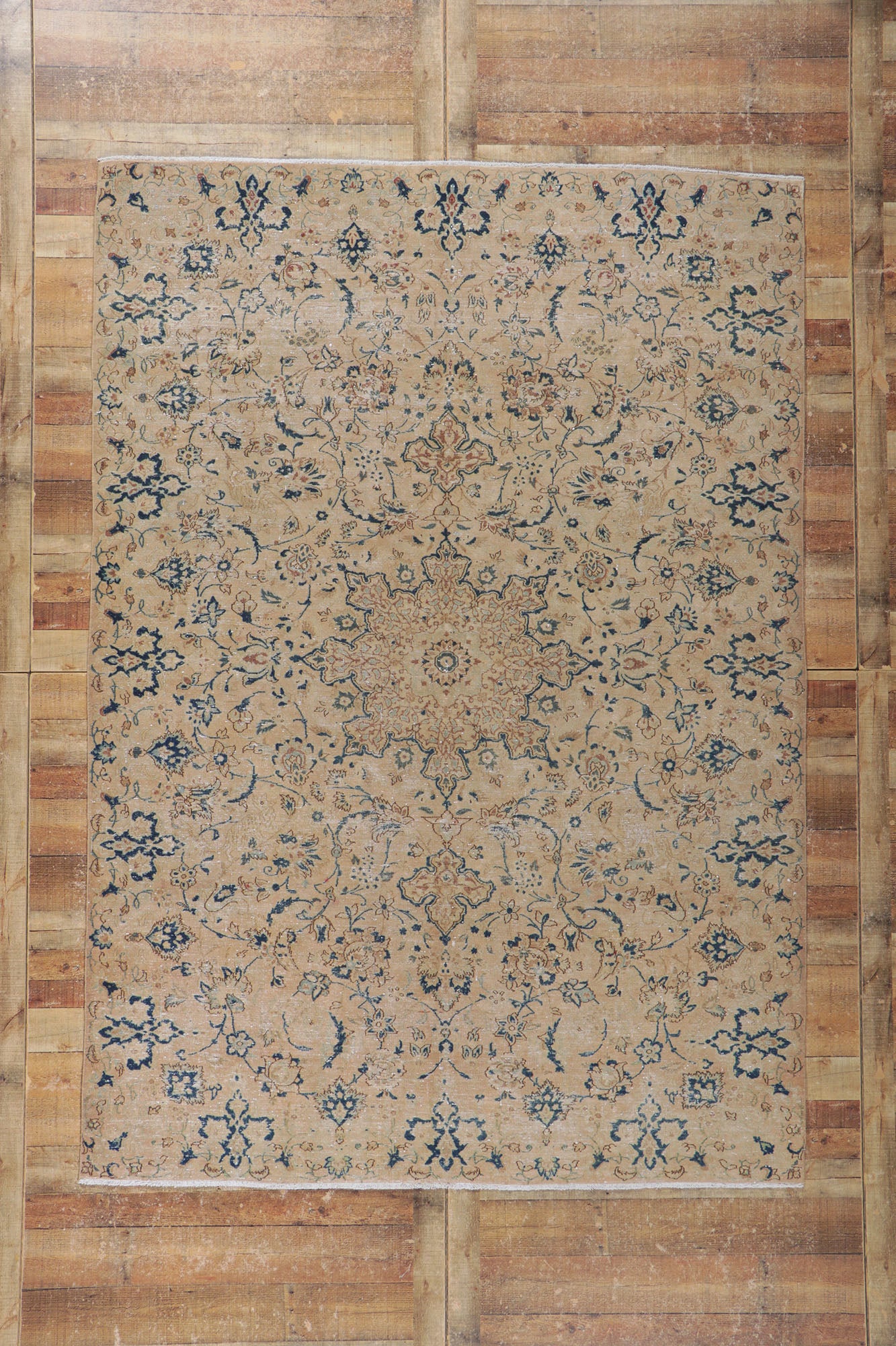 7 x 10 Vintage Persian Isfahan Rug 60996