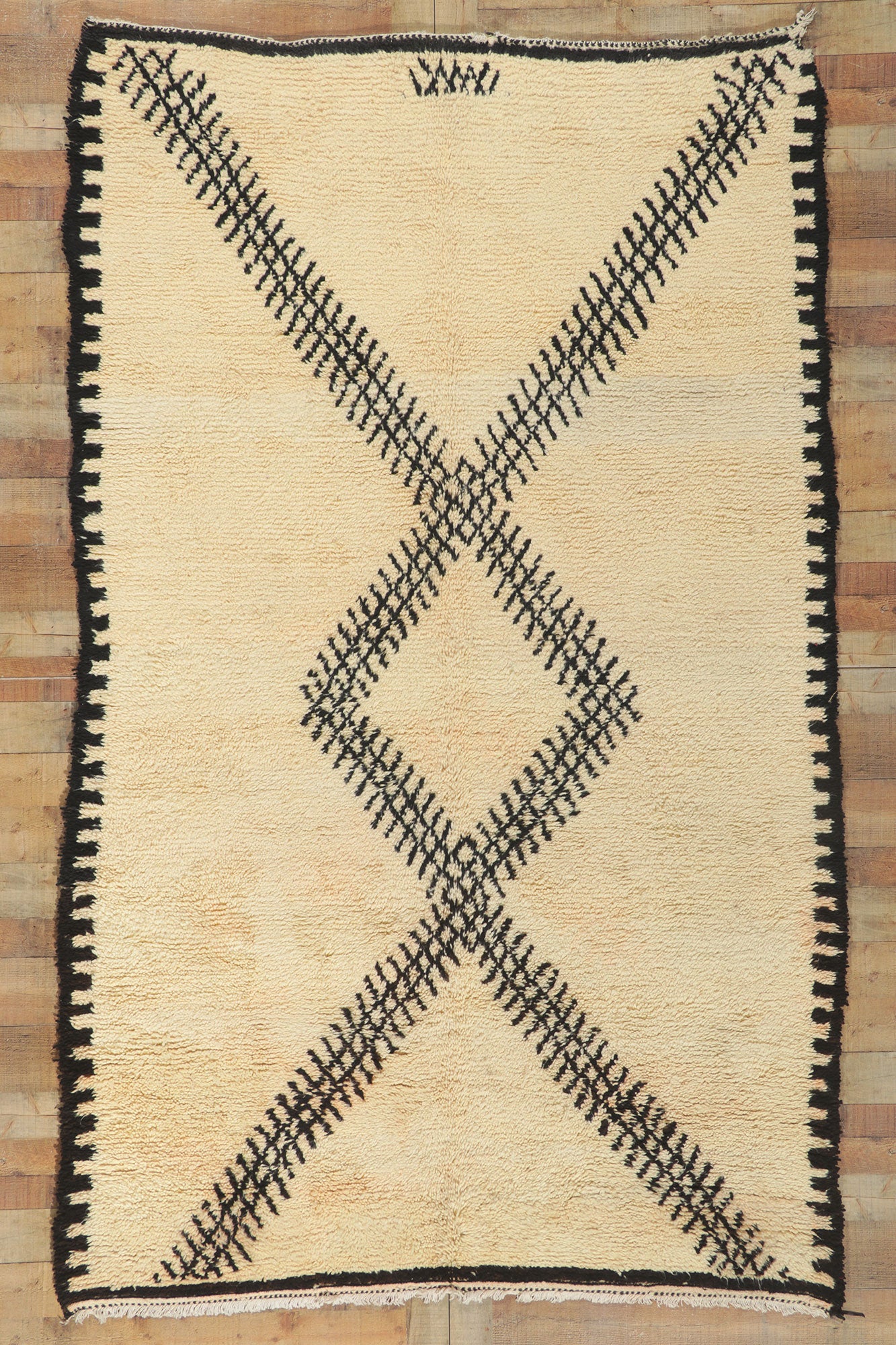 6 x 10 Vintage Moroccan Beni Ourain Rug 78380