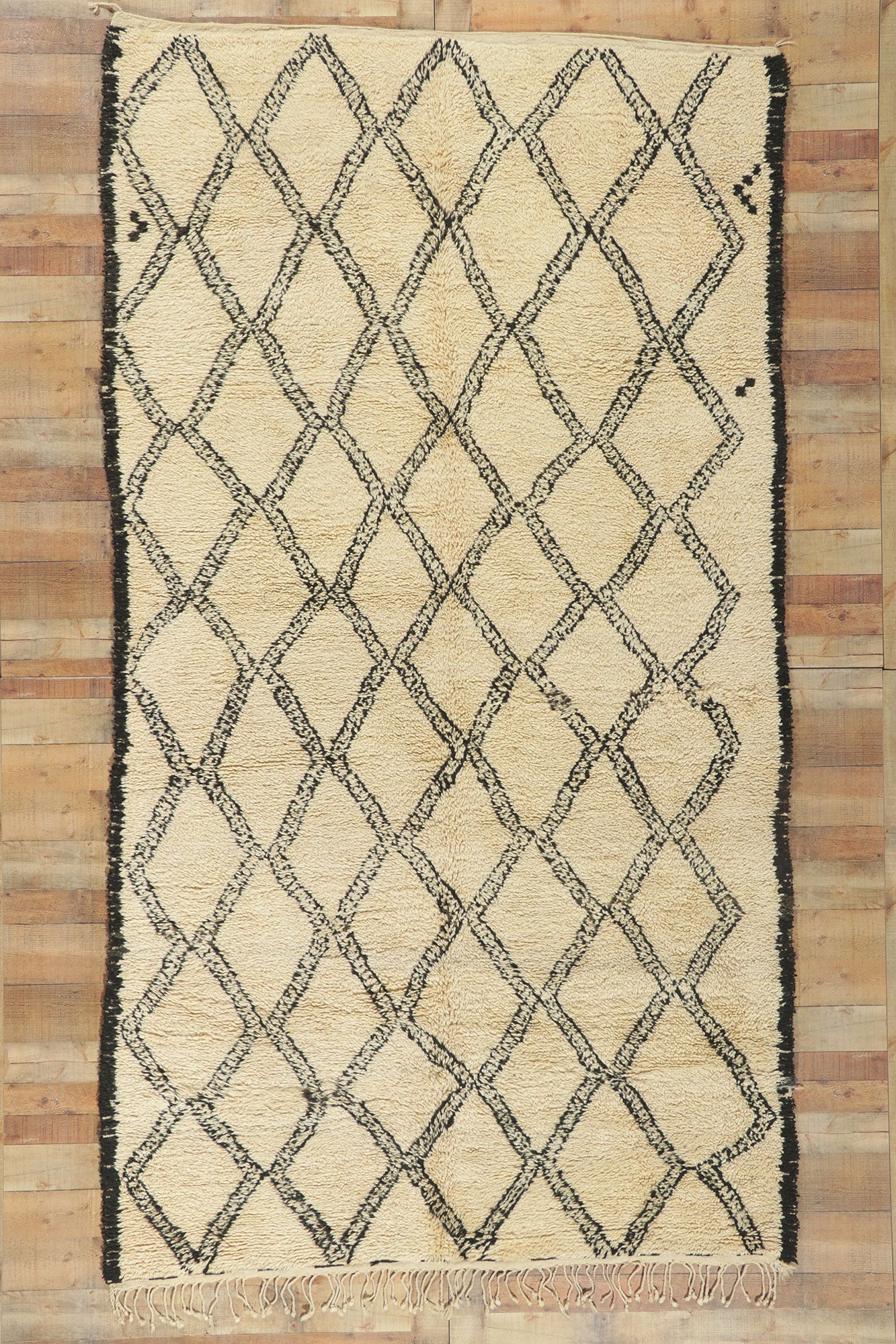 6 x 11 Vintage Moroccan Beni Ourain Rug 78376