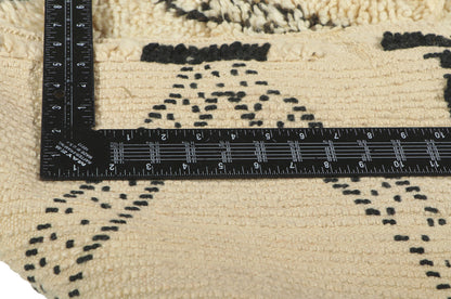 6 x 11 Vintage Moroccan Beni Ourain Rug 78376