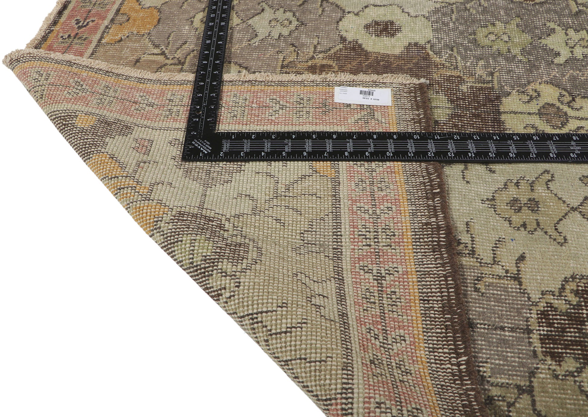 6 x 11 Zeki Muren Vintage Turkish Sivas Rug 50873