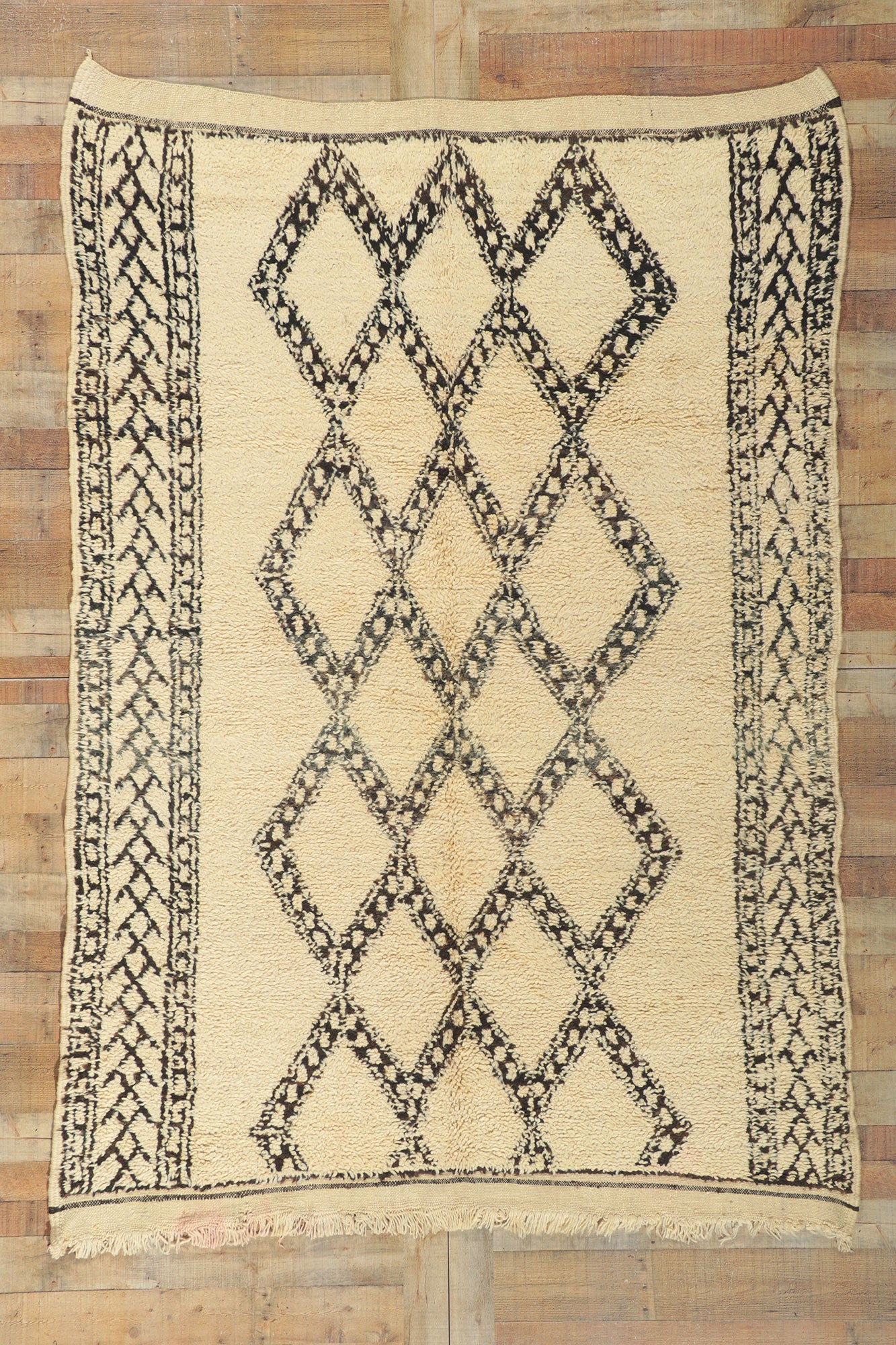 6 x 8 Vintage Moroccan Beni Ourain Rug 78396