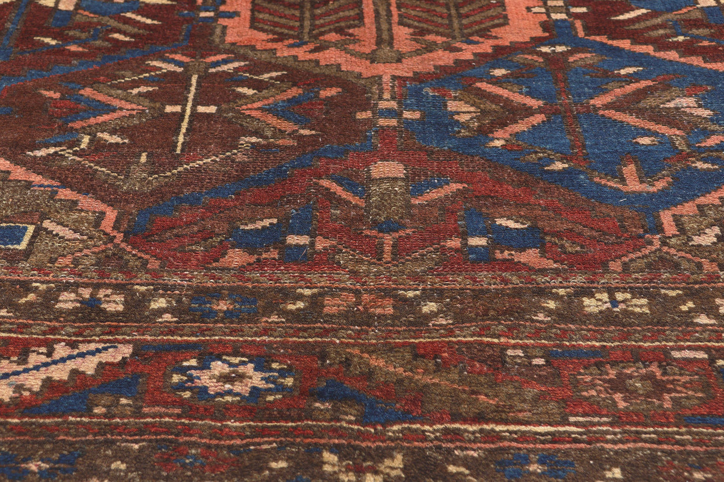 6 x 10 Antique Persian Bakhtiari Rug 75269