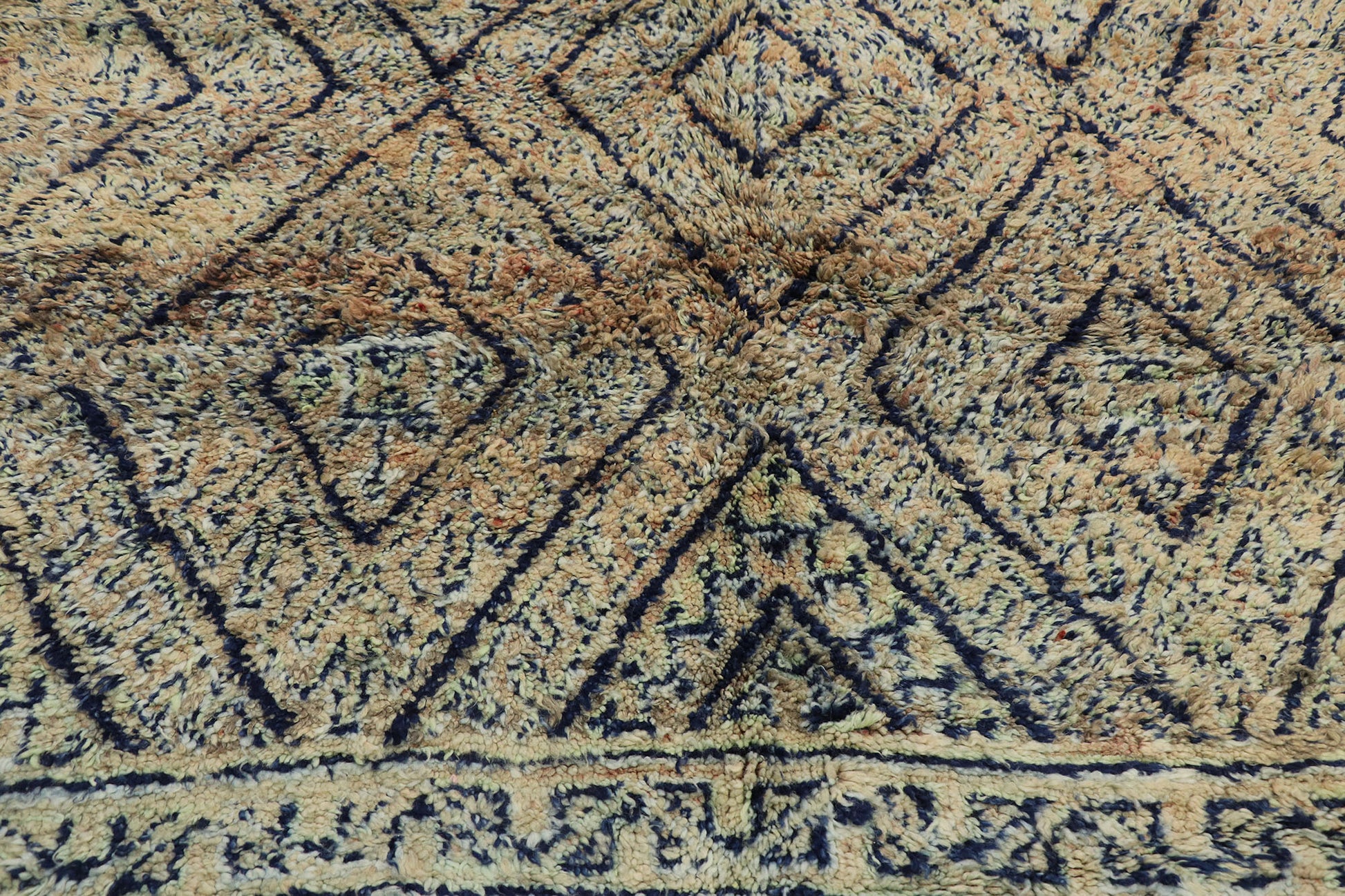 6 x 9 Vintage Beni MGuild Moroccan Rug 21291