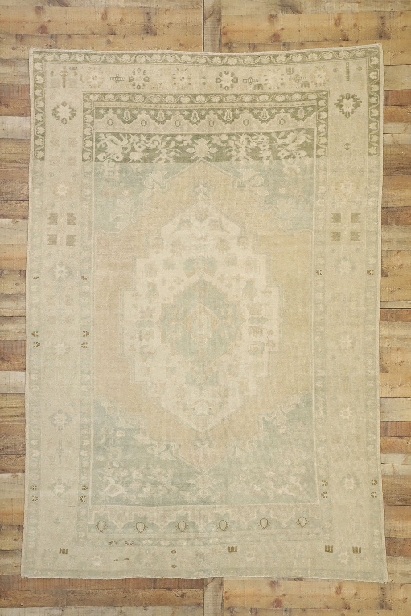 6 x 9 Vintage Turkish Oushak Rug 52809