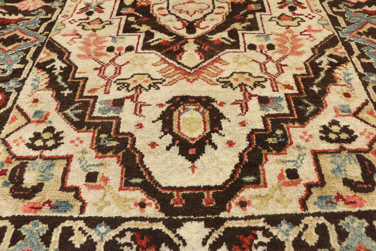 4 x 6 Antique Serapi Rug 71034