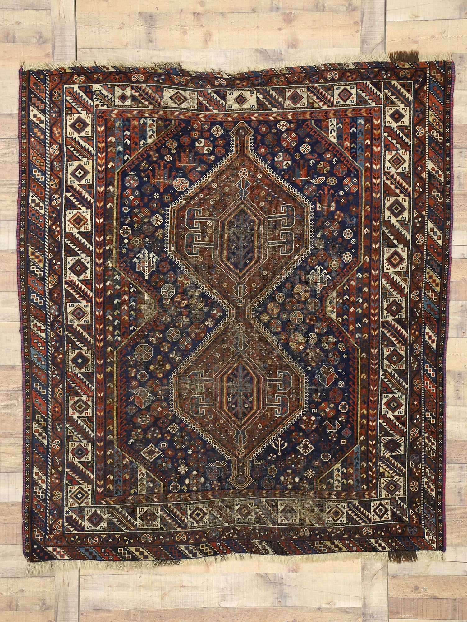 6 x 6 Antique Shiraz Rug 71039