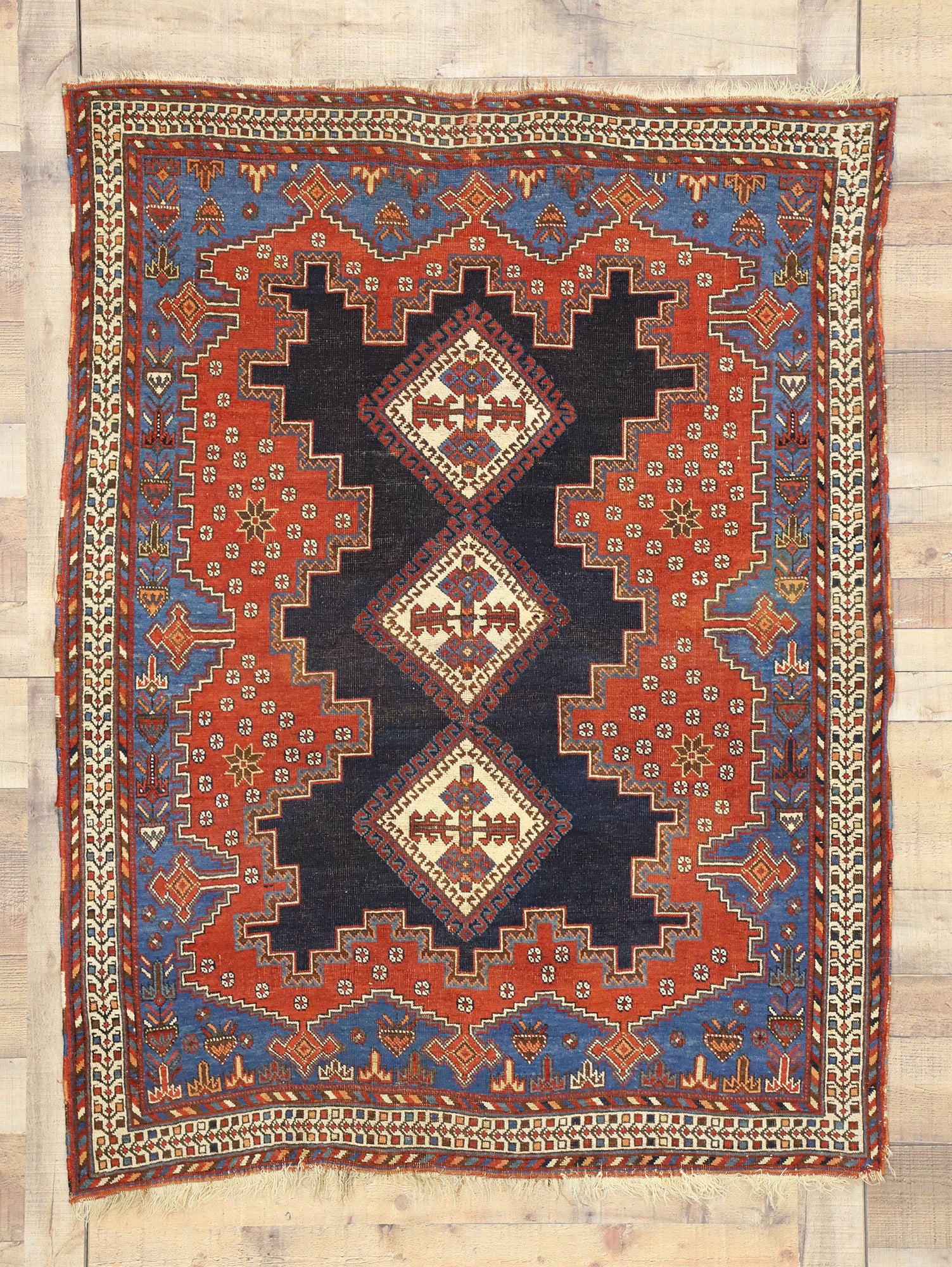 4 x 6 Antique Persian Shiraz Rug 71656