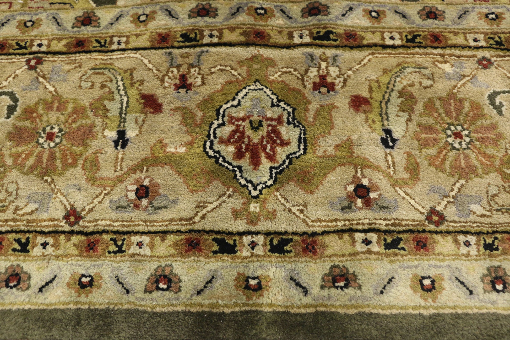 8 x 10 Vintage Indian Rug 77296