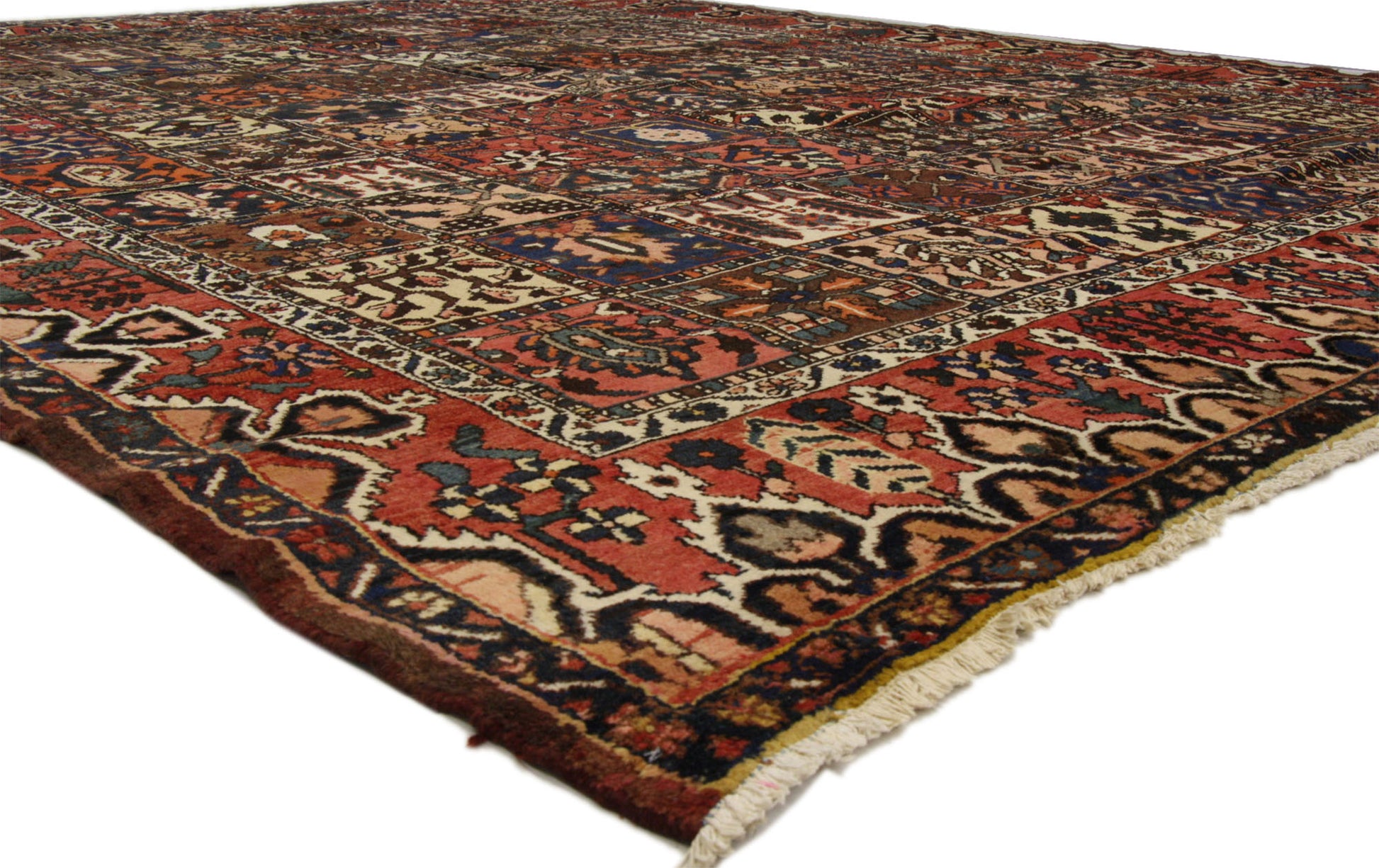 11 x 14 Antique Persian Bakhtiari Rug 72479