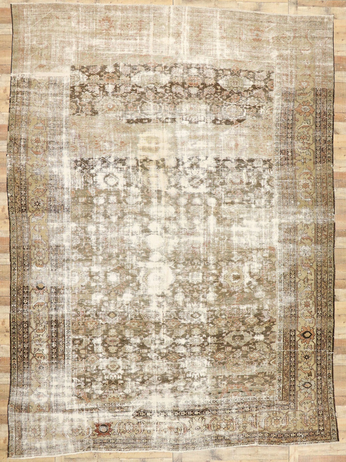 11 x 15 Antique-Worn Persian Sultanabad Rug 73021