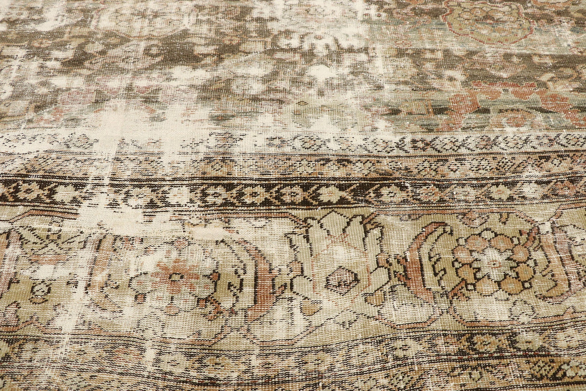 11 x 15 Antique-Worn Persian Sultanabad Rug 73021