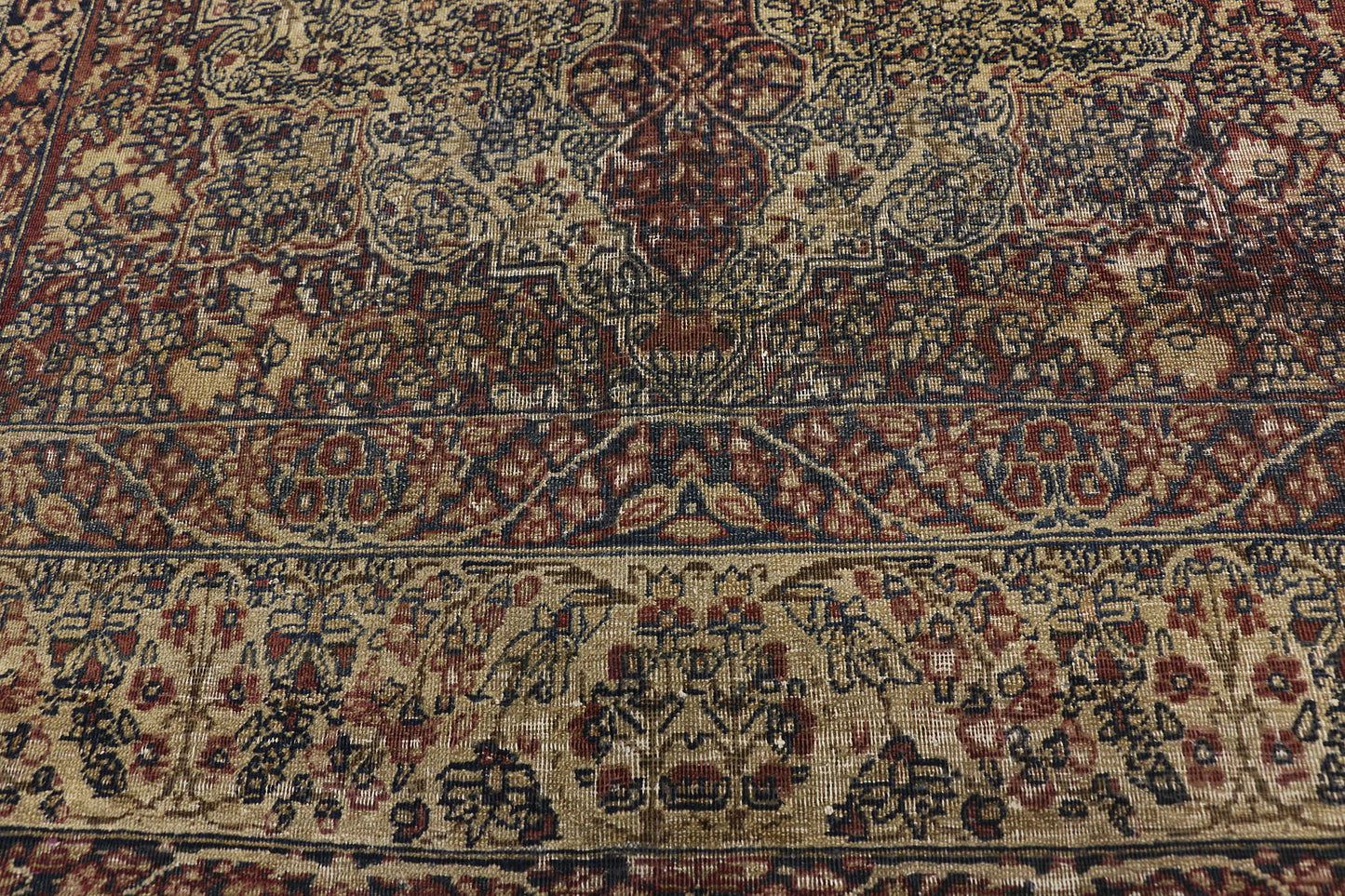 4 x 6 Antique Persian Kermanshah Rug 73167
