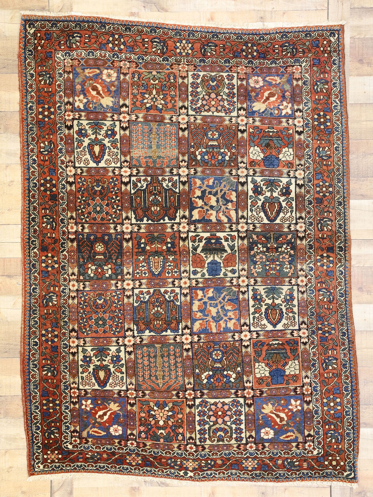 5 x 7 Antique Persian Bakhtiari Rug 73282