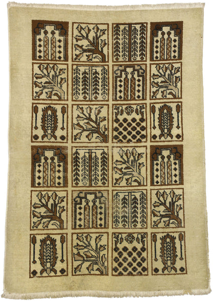 4 x 6 Vintage Persian Bakhtiari Rug 73299