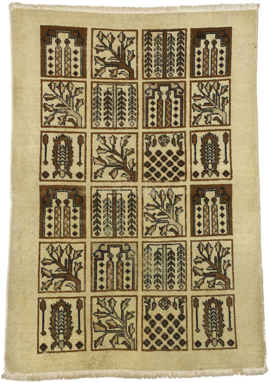 4 x 6 Vintage Persian Bakhtiari Rug 73299