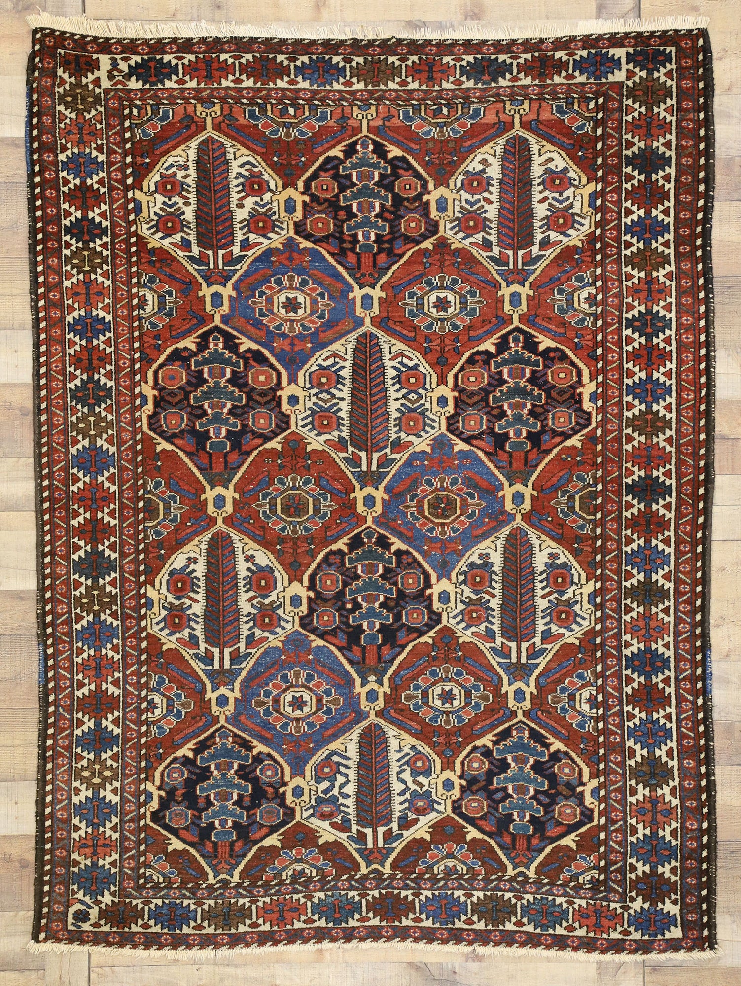 5 x 7 Antique Persian Bakhtiari Rug 73314