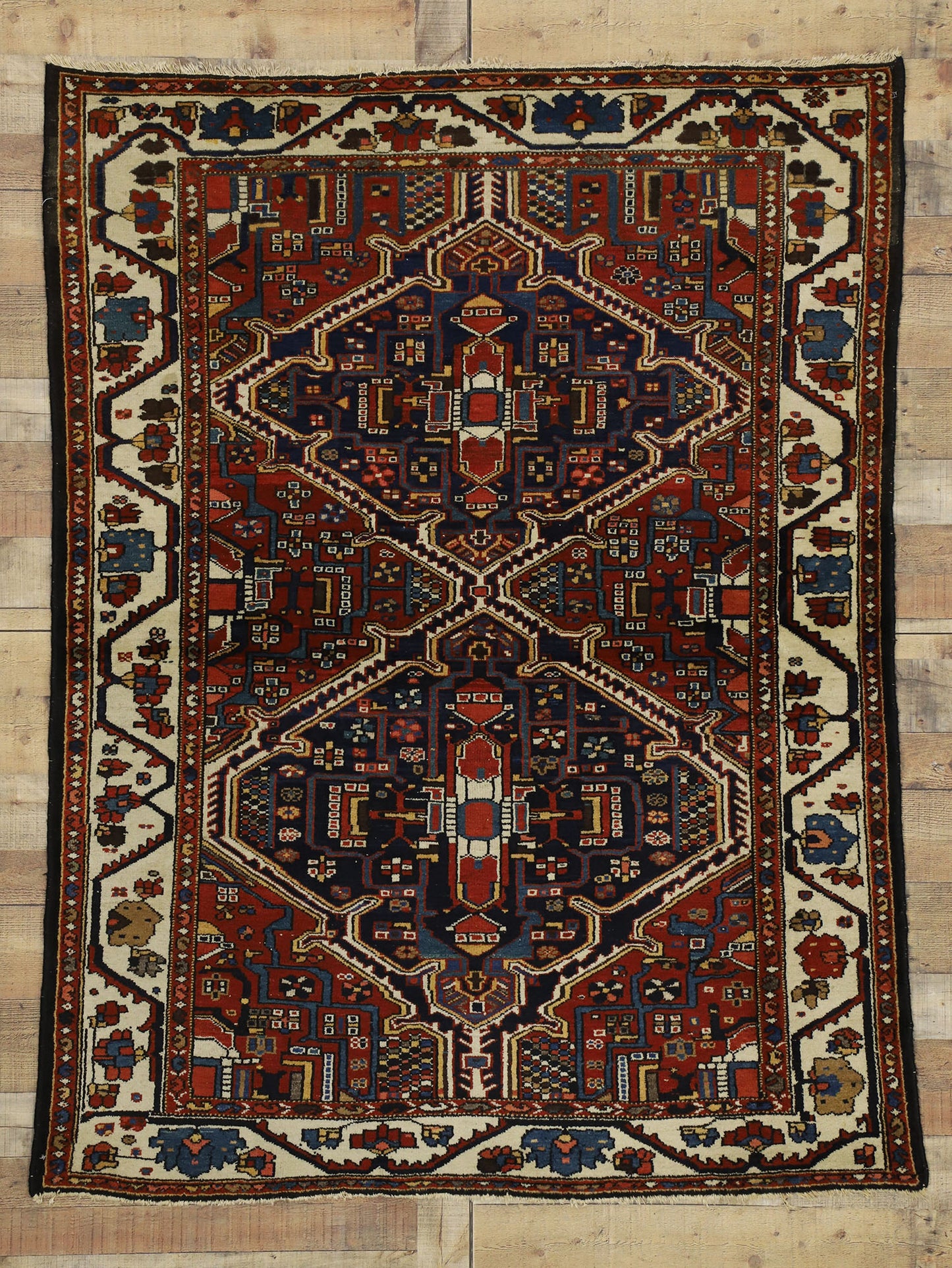 5 x 7 Antique Persian Bakhtiari Rug 73315