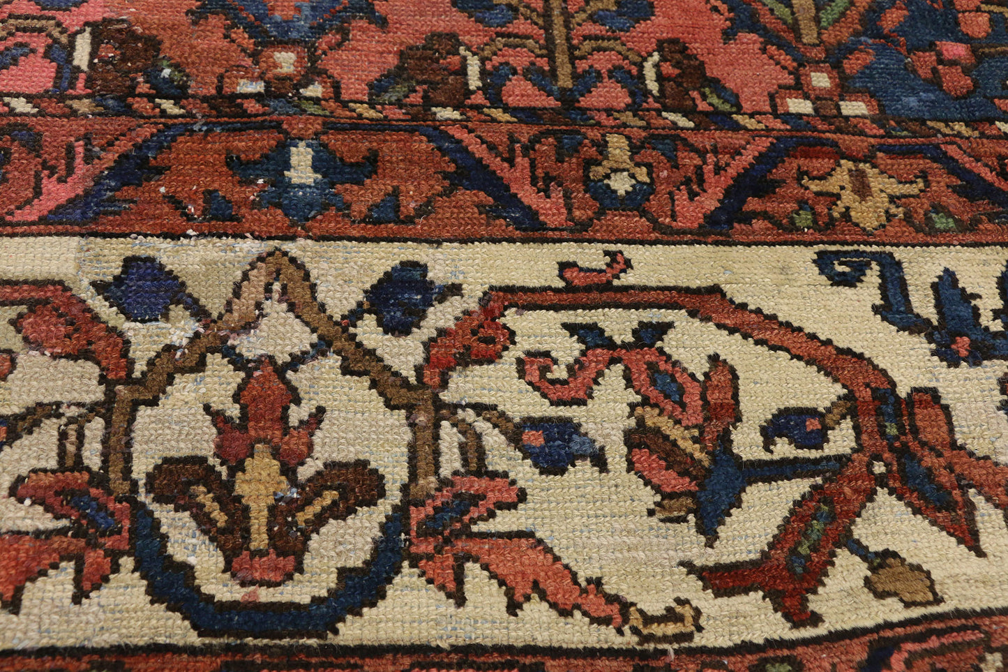 10 x 13 Antique Persian Bakhtiari Rug 73330