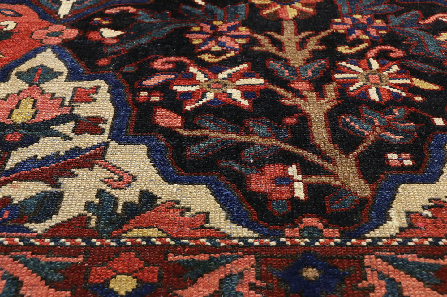 10 x 16 Antique Persian Bakhtiari Rug 73345
