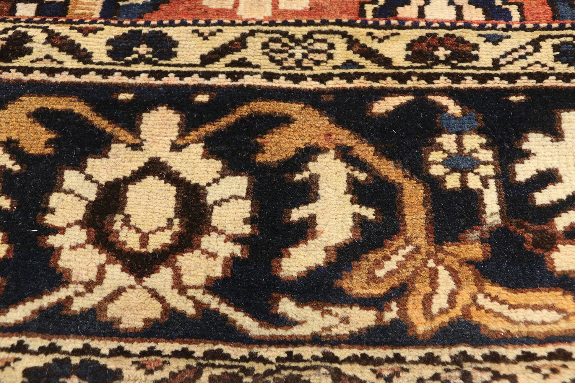 10 x 14 Vintage Persian Bakhtiari Rug 73825