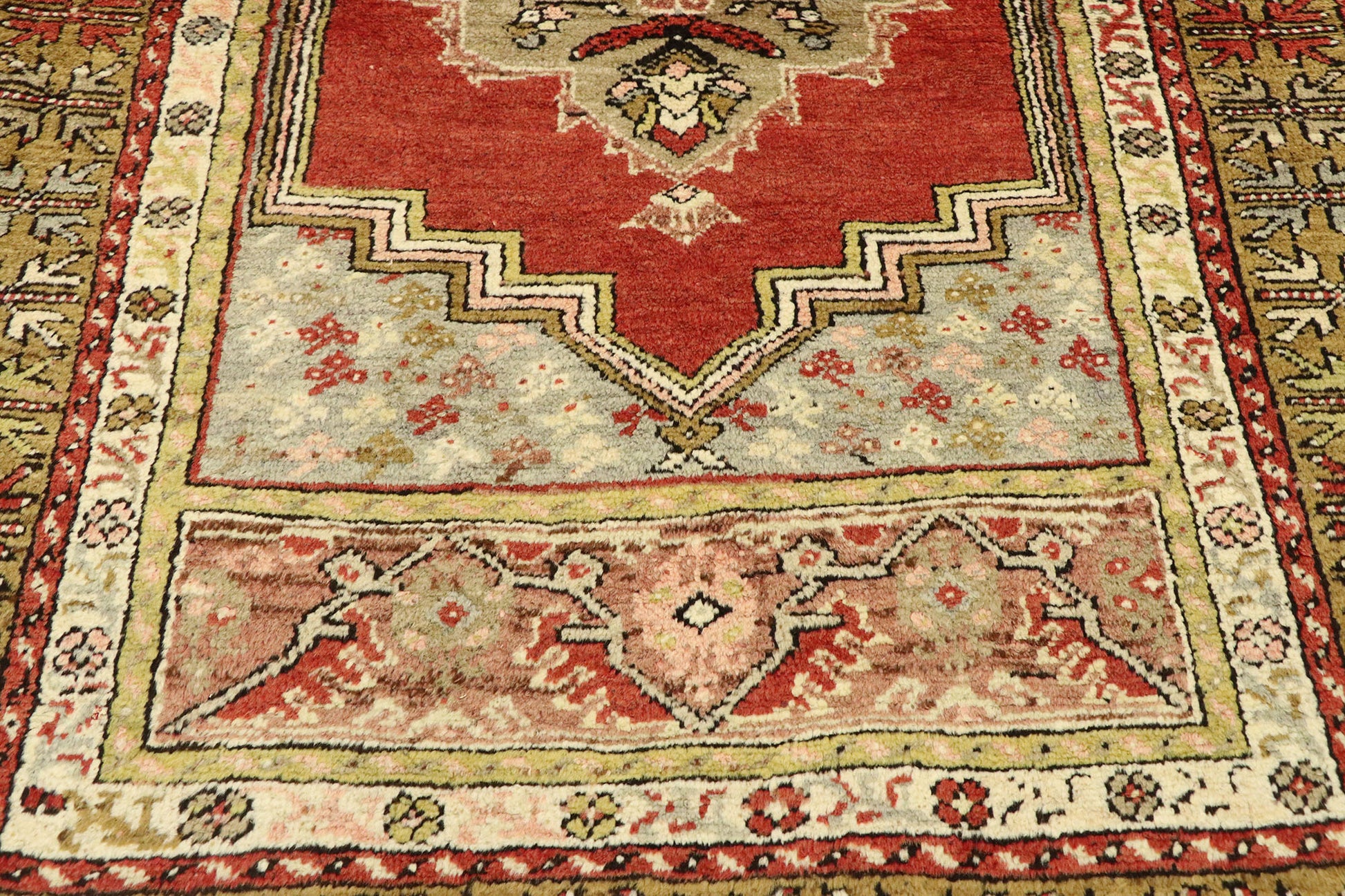 4 x 5 Vintage Turkish Oushak Rug 73863