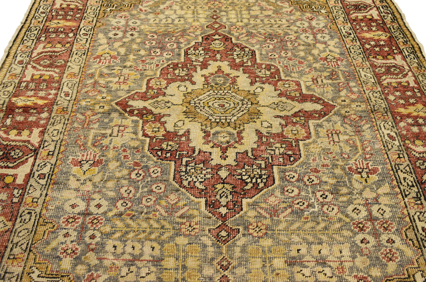 4 x 6 Vintage Turkish Sivas Rug 73929