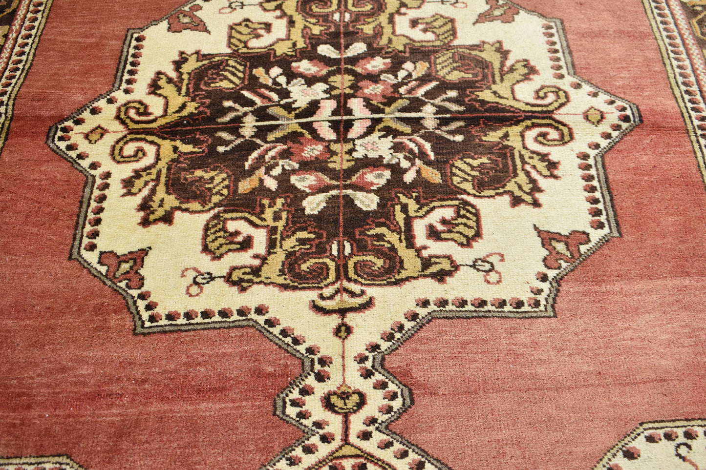4 x 7 Vintage Turkish Oushak Rug 73931