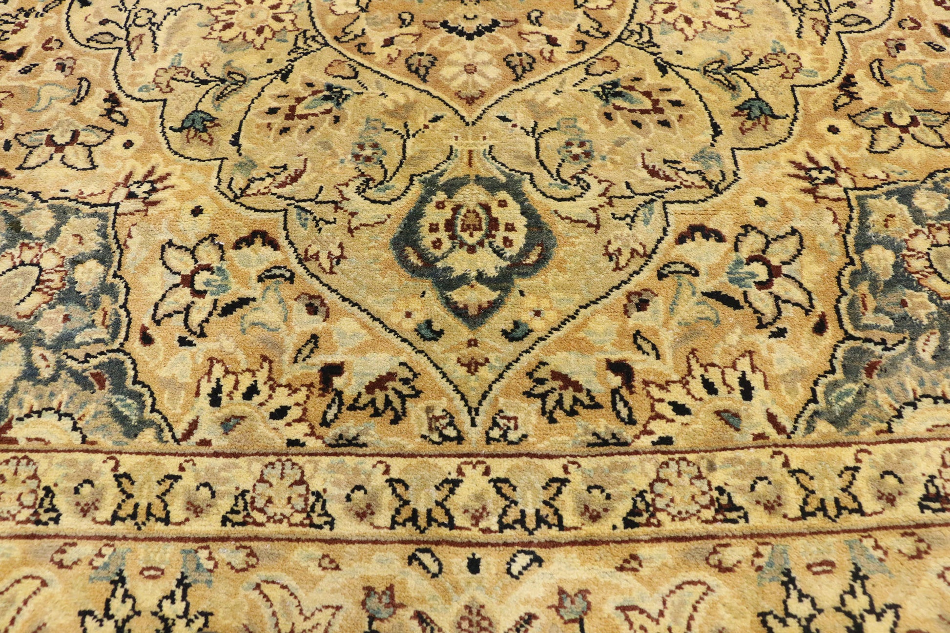 4 x 6 Vintage Indian Mashhad Rug 74339