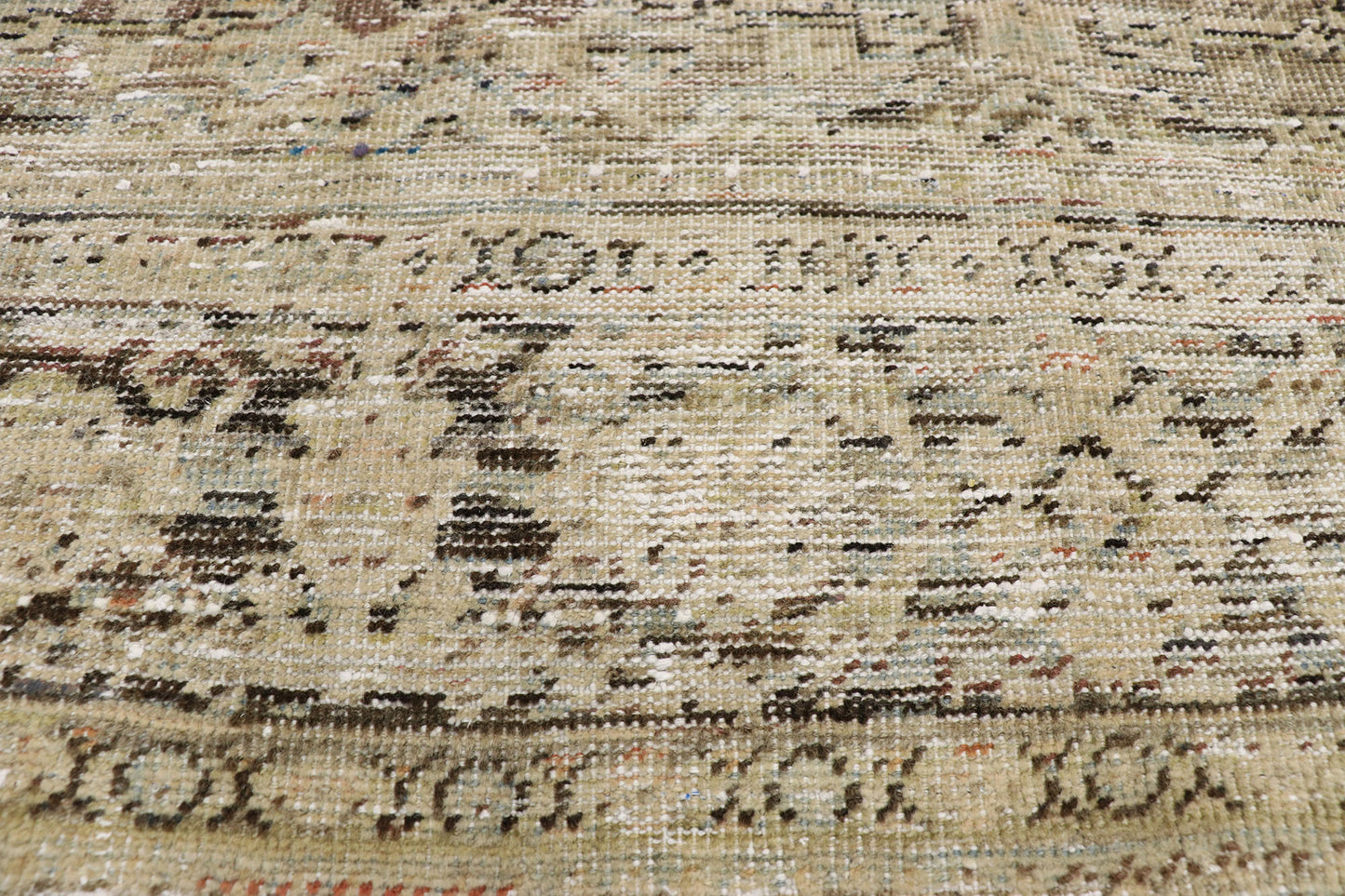 8 x 10 Antique-Worn Persian Mahal Rug 74910