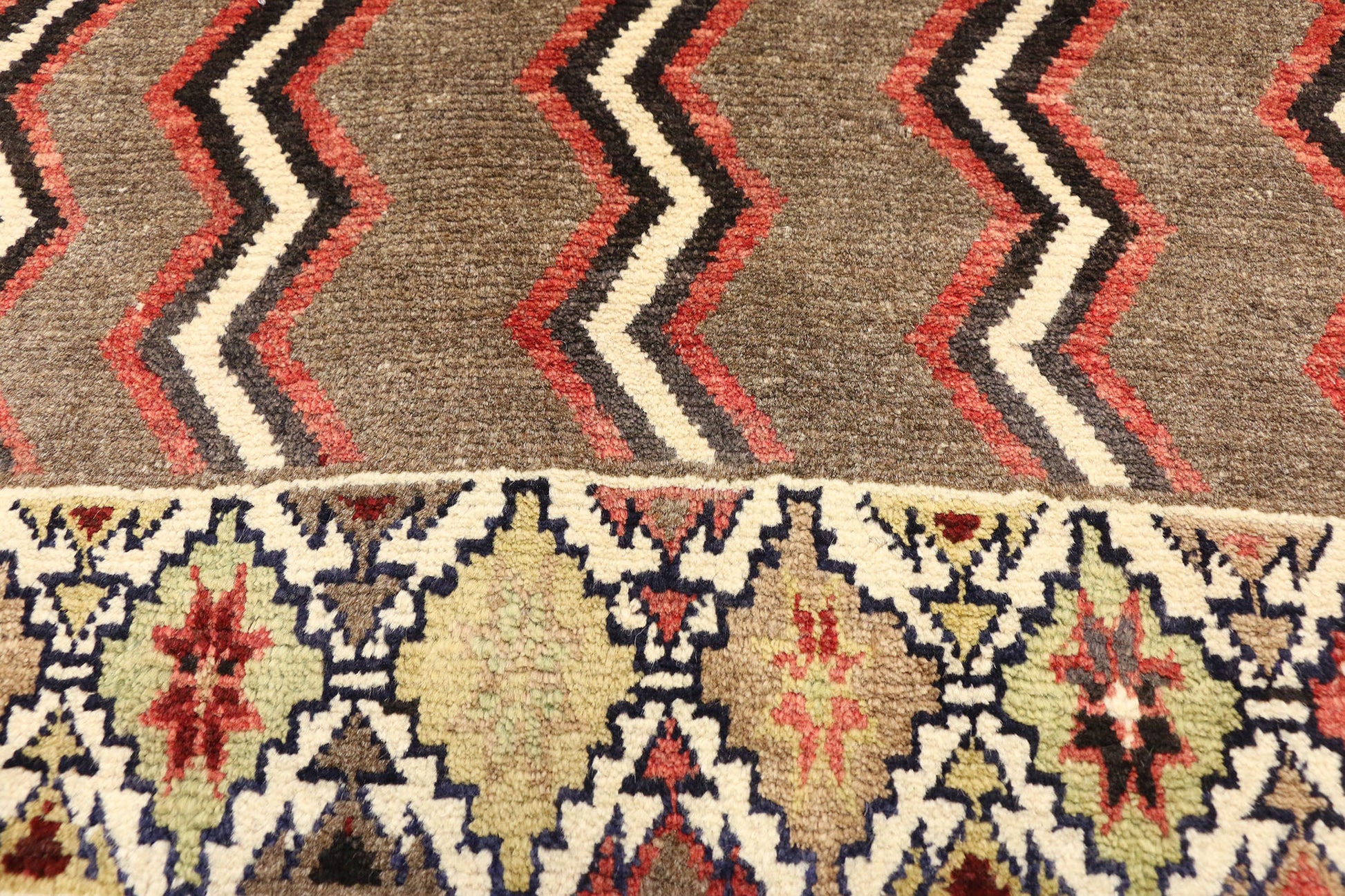 3 x 6 Vintage Persian Shiraz Rug 75039