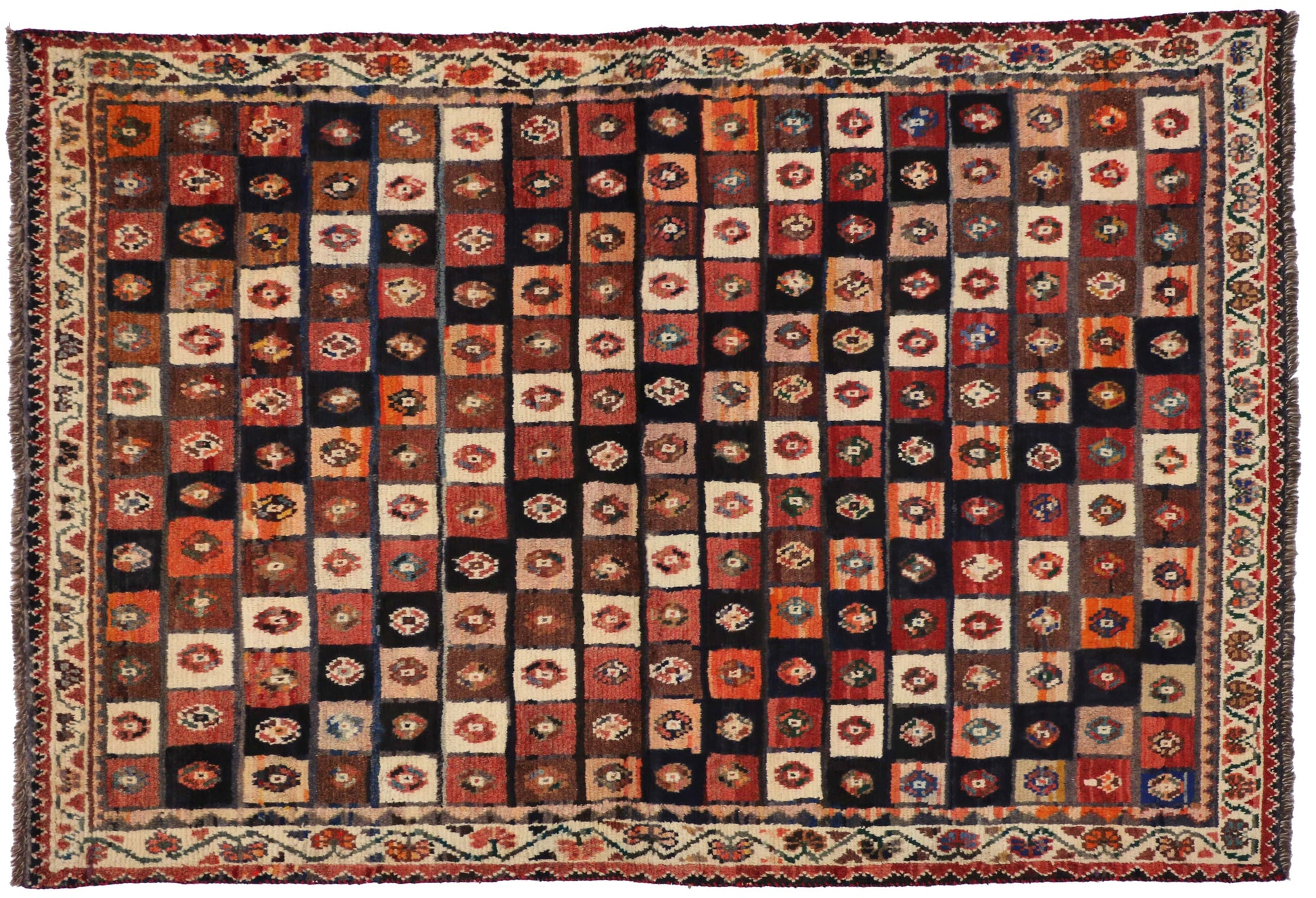 4 x 6 Vintage Shiraz Rug 75044