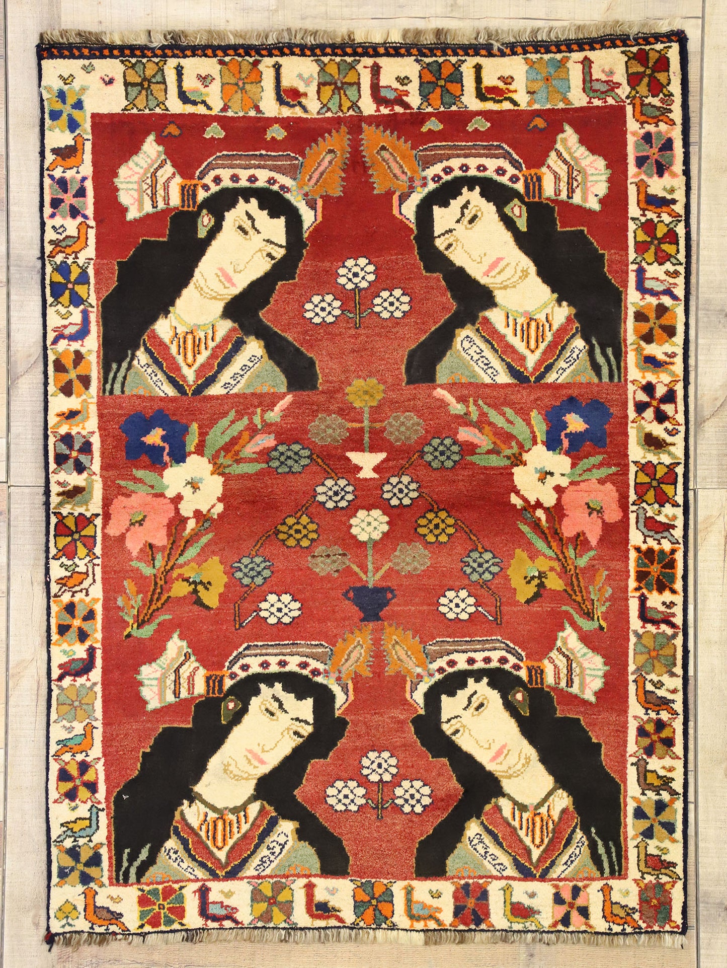 4 x 5 Vintage Persian Shiraz Rug 75045