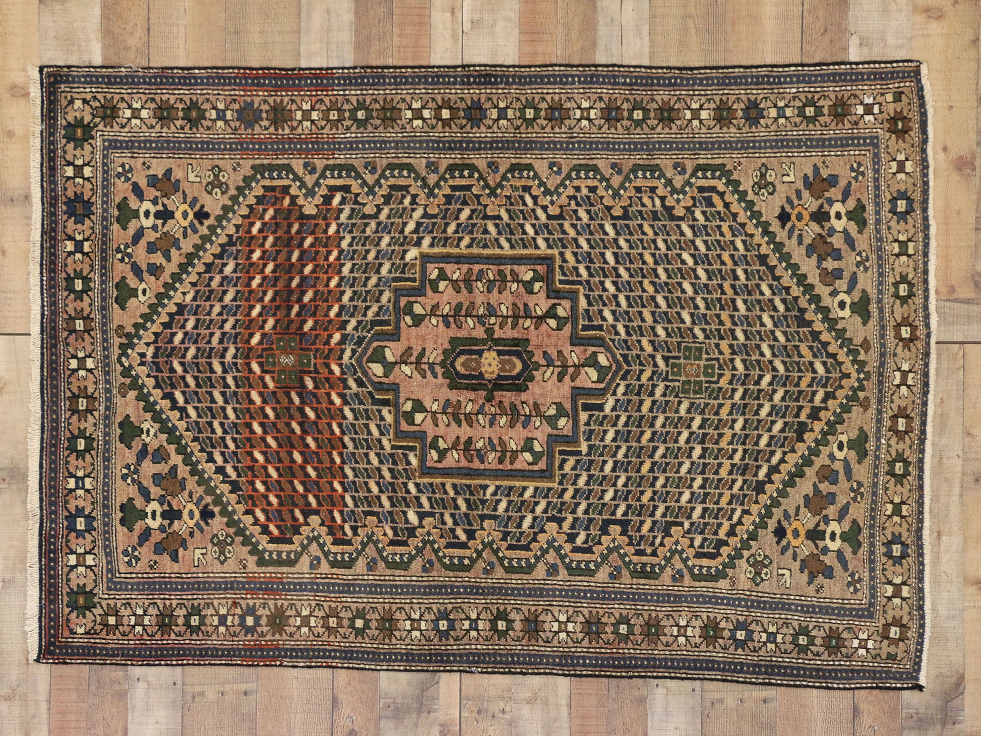 4 x 6 Vintage Persian Bakhtiari Rug 75287