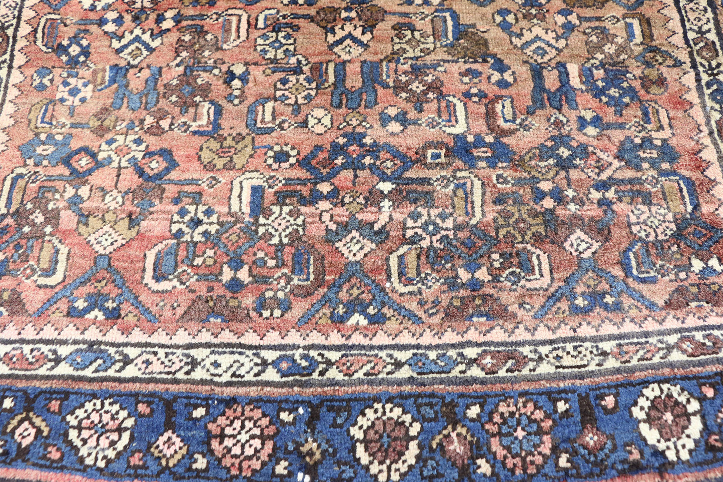 4 x 4 Vintage Bijar Rug 75658