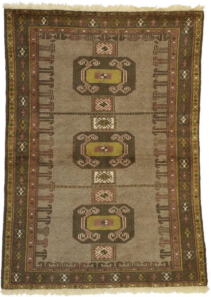 4 x 5 Vintage Persian Shiraz Rug 76402