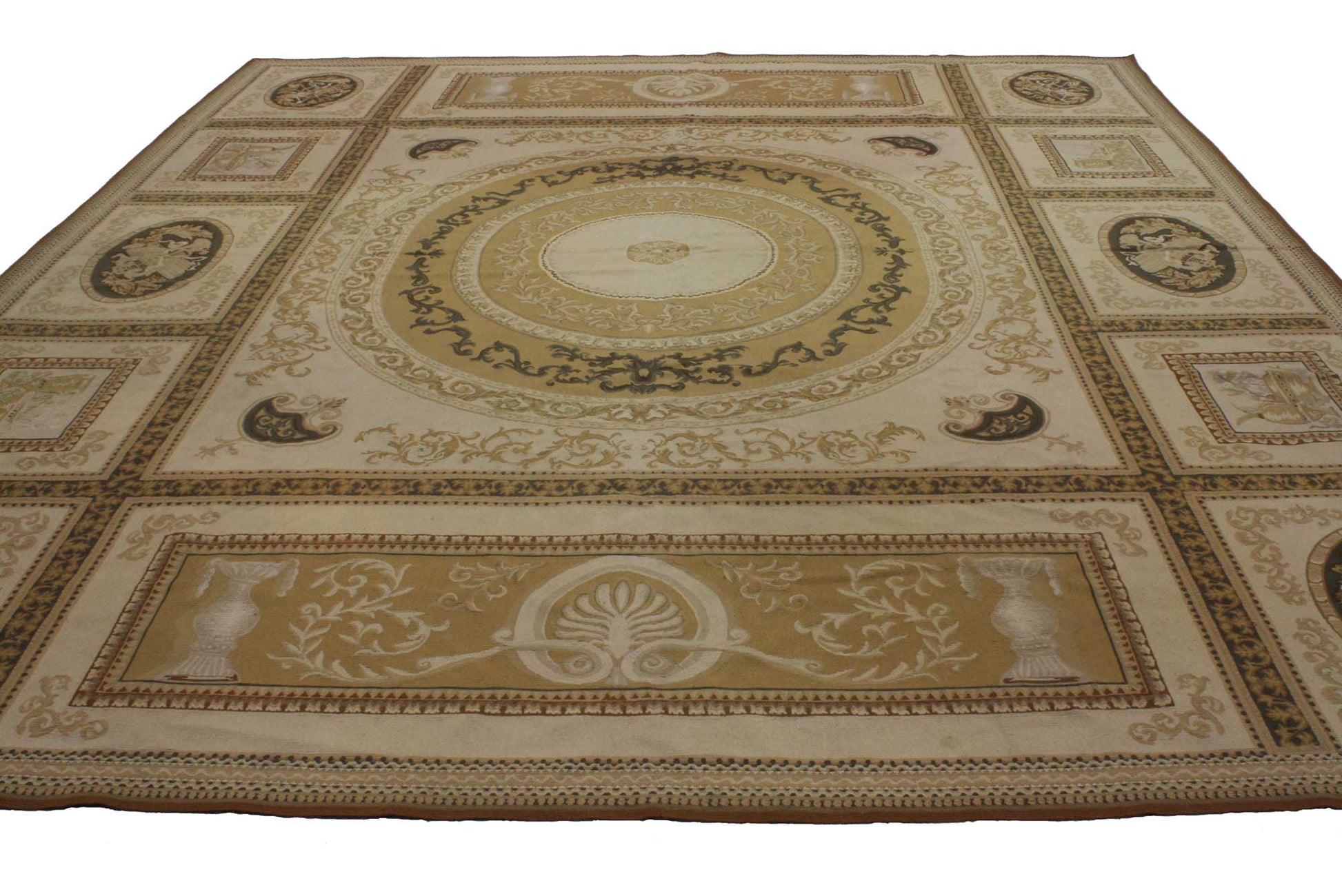 10 x 12 Vintage Aubusson Rug 76775